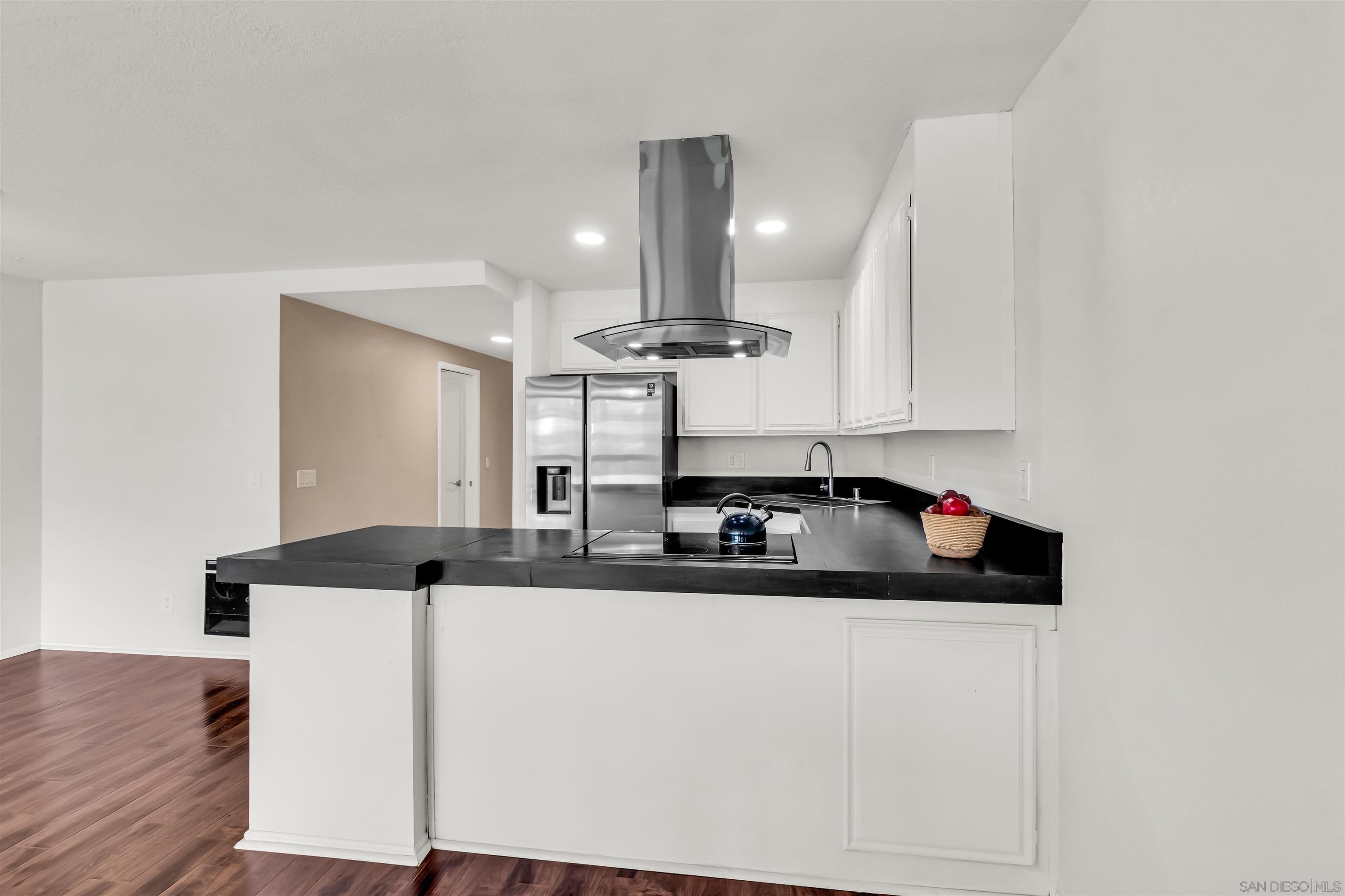 Detail Gallery Image 14 of 38 For 2507  Navarra Dr  #202,  Carlsbad,  CA 92009 - 2 Beds | 1 Baths