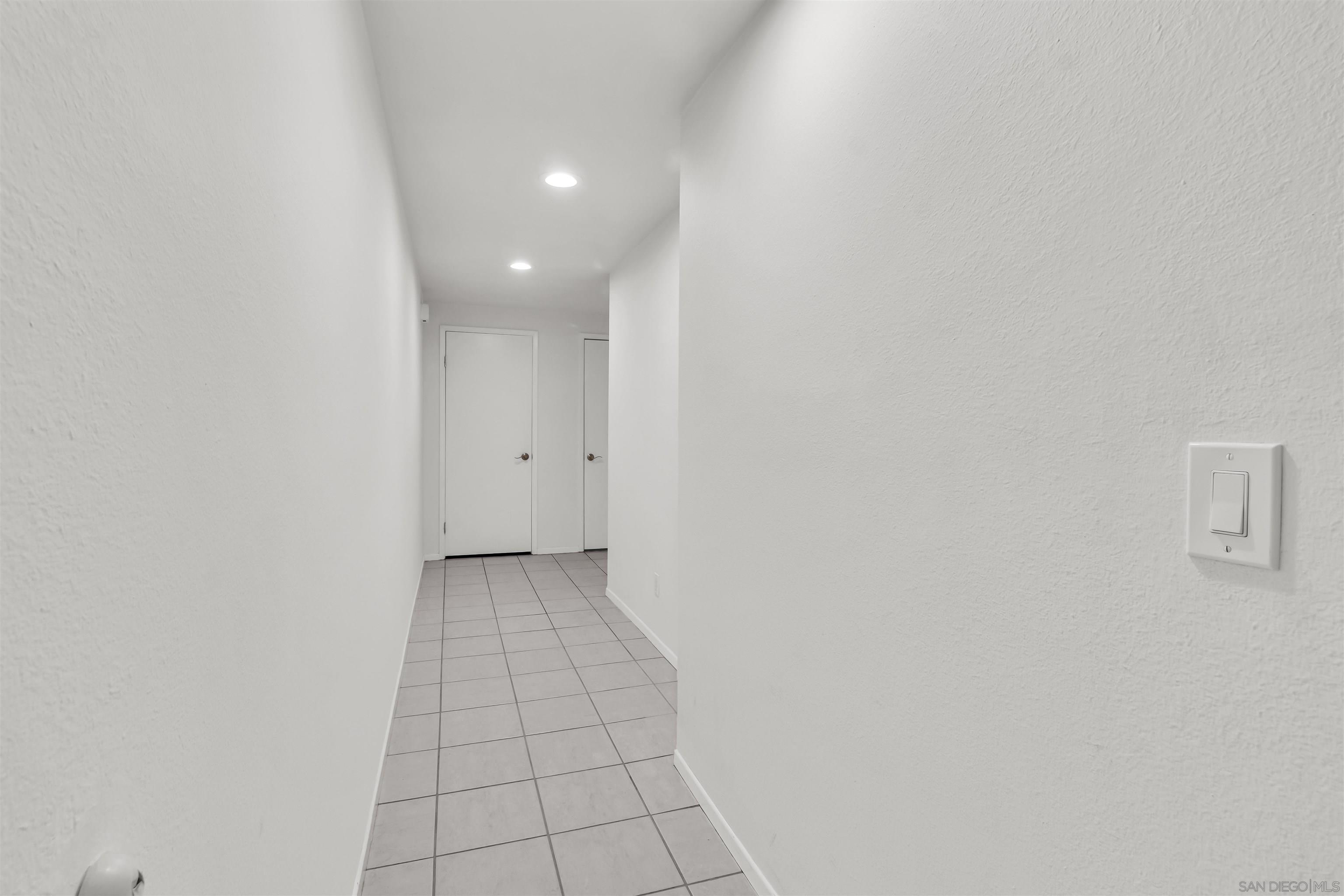 Detail Gallery Image 18 of 38 For 2507  Navarra Dr  #202,  Carlsbad,  CA 92009 - 2 Beds | 1 Baths