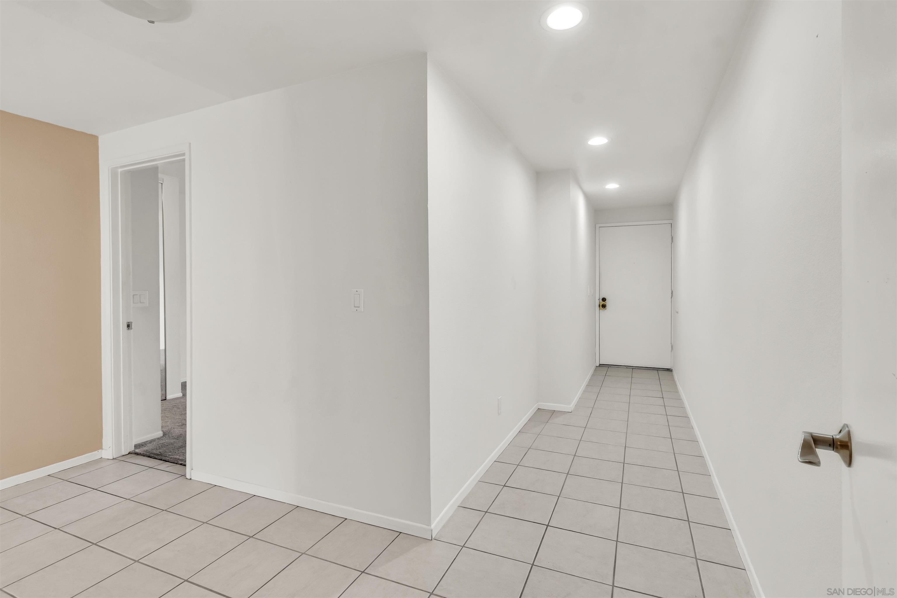 Detail Gallery Image 19 of 38 For 2507  Navarra Dr  #202,  Carlsbad,  CA 92009 - 2 Beds | 1 Baths