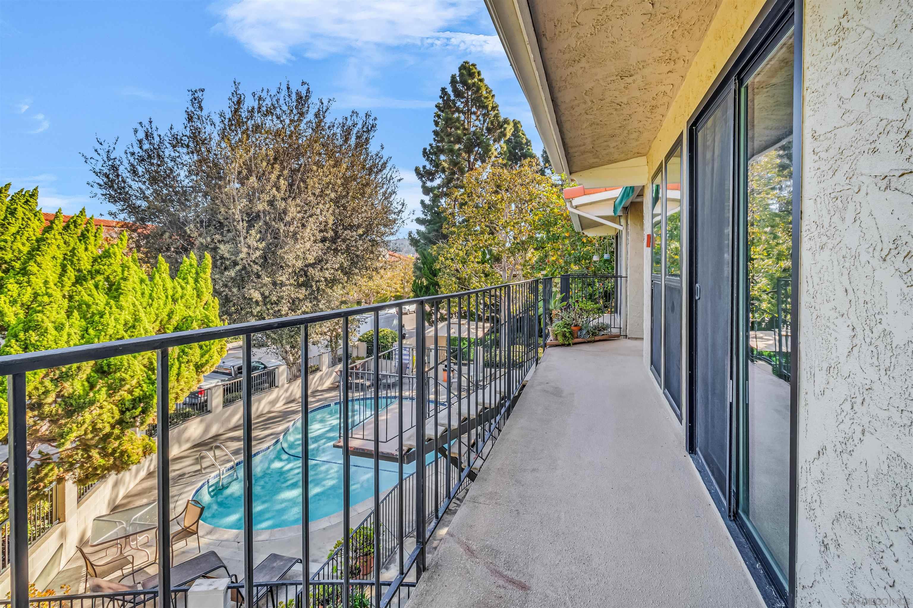 Detail Gallery Image 27 of 38 For 2507  Navarra Dr  #202,  Carlsbad,  CA 92009 - 2 Beds | 1 Baths