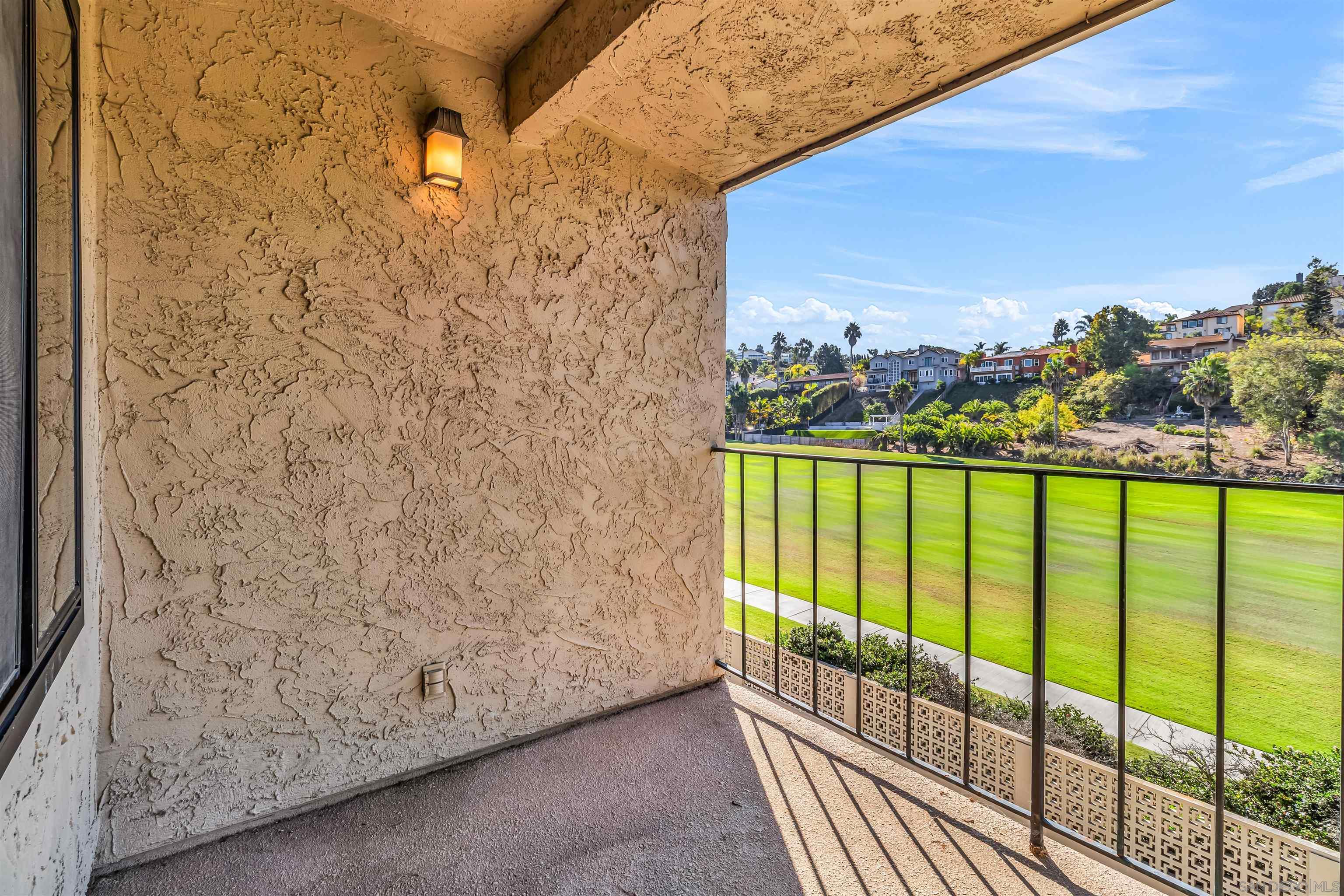 Detail Gallery Image 29 of 38 For 2507  Navarra Dr  #202,  Carlsbad,  CA 92009 - 2 Beds | 1 Baths