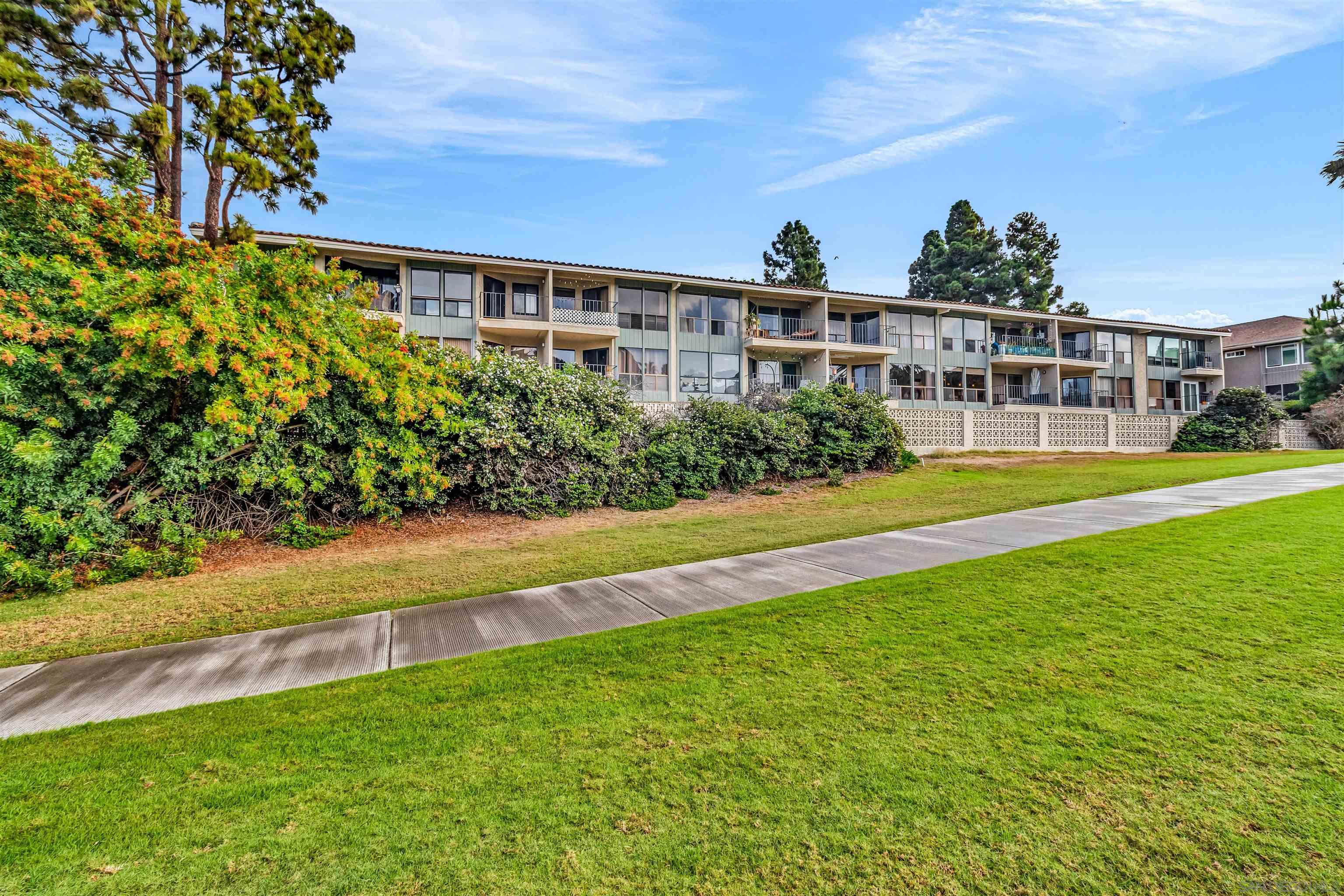 Detail Gallery Image 31 of 38 For 2507  Navarra Dr  #202,  Carlsbad,  CA 92009 - 2 Beds | 1 Baths