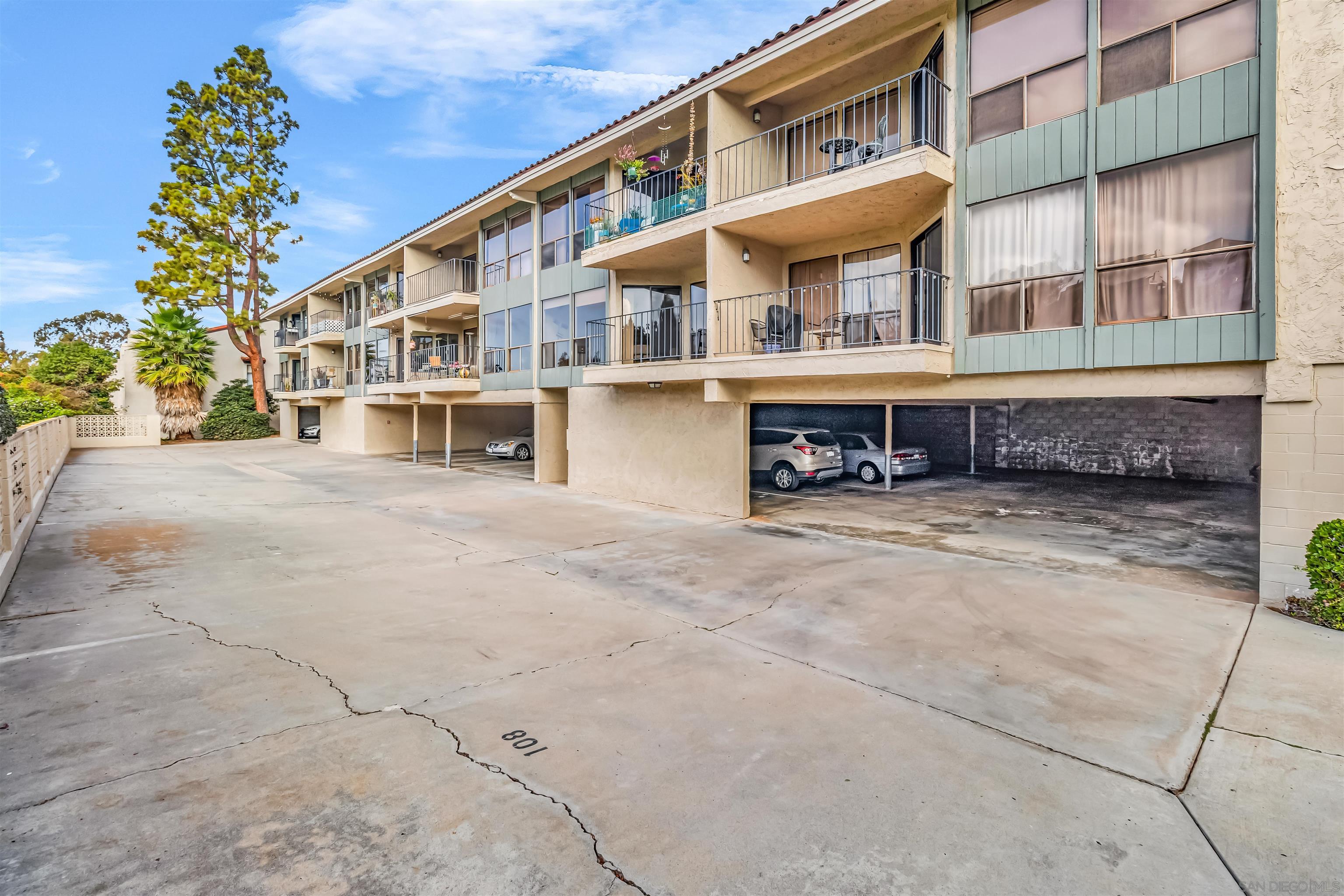 Detail Gallery Image 36 of 38 For 2507  Navarra Dr  #202,  Carlsbad,  CA 92009 - 2 Beds | 1 Baths