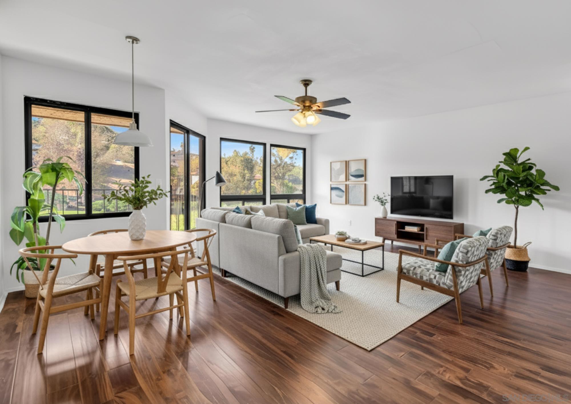 Detail Gallery Image 8 of 38 For 2507  Navarra Dr  #202,  Carlsbad,  CA 92009 - 2 Beds | 1 Baths