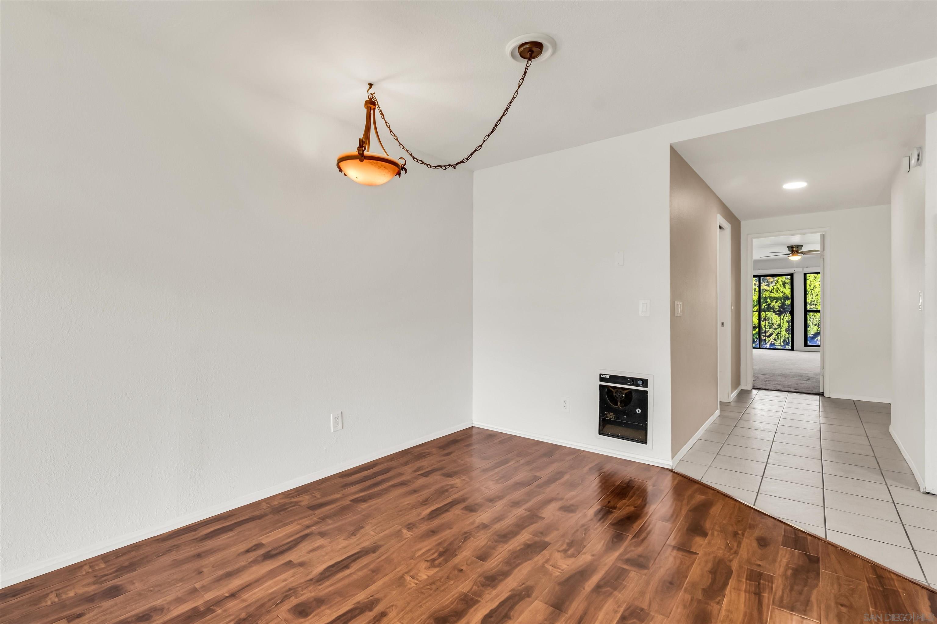 Detail Gallery Image 9 of 38 For 2507  Navarra Dr  #202,  Carlsbad,  CA 92009 - 2 Beds | 1 Baths