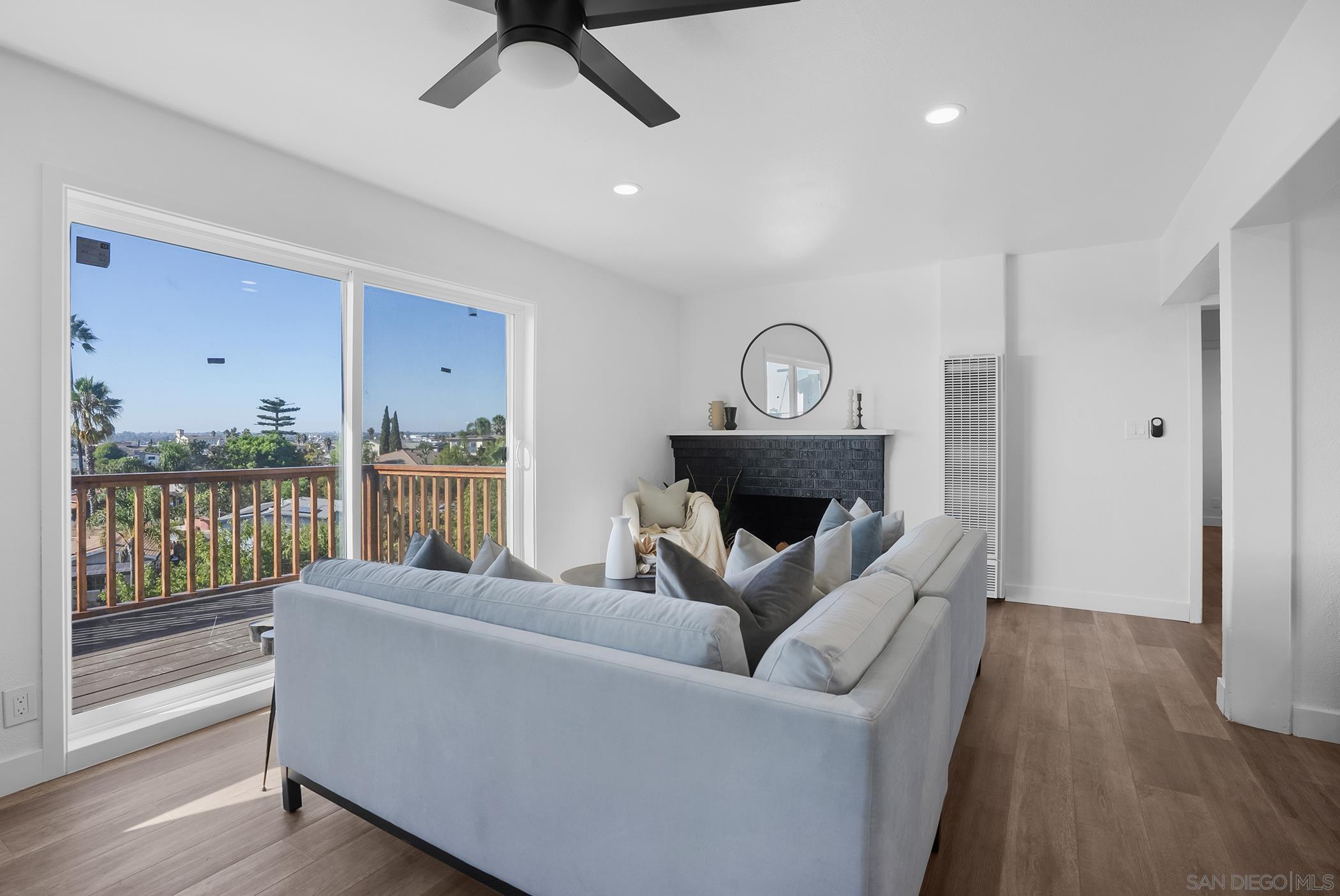 Detail Gallery Image 11 of 30 For San Onofre Ter, San Diego,  CA 92114 - 3 Beds | 2 Baths