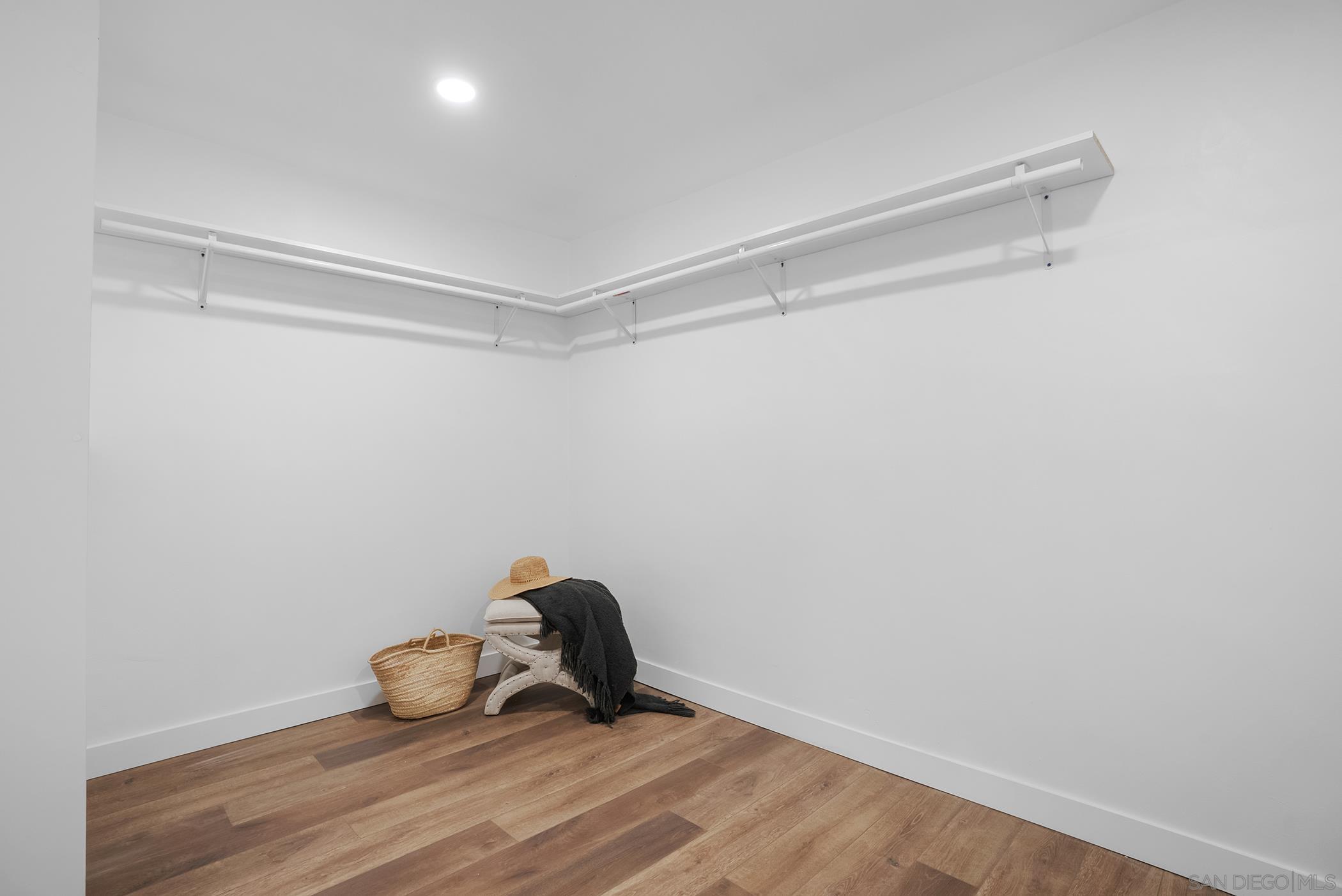 Detail Gallery Image 24 of 30 For San Onofre Ter, San Diego,  CA 92114 - 3 Beds | 2 Baths