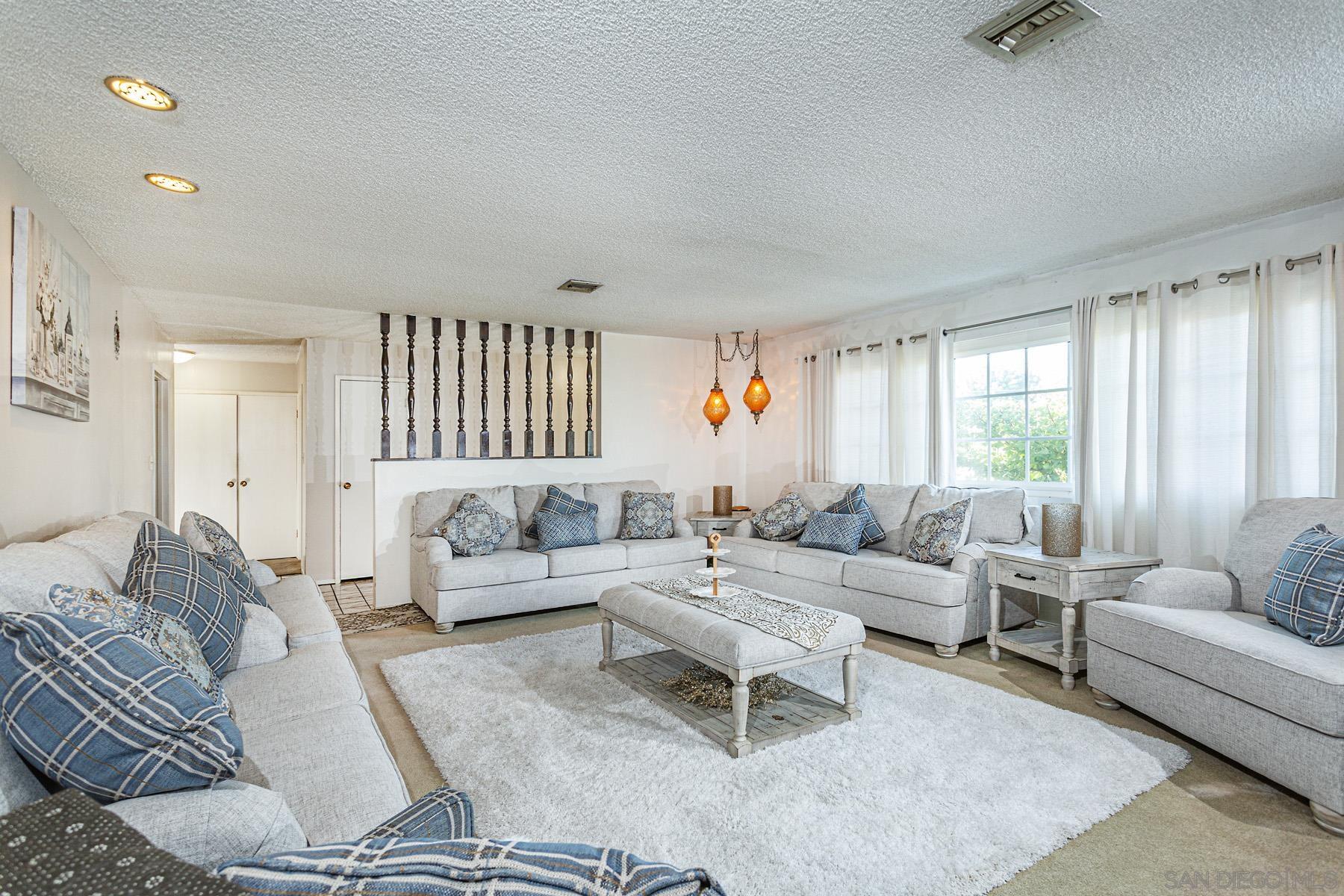 Front Image Thumbnail for SD250043668