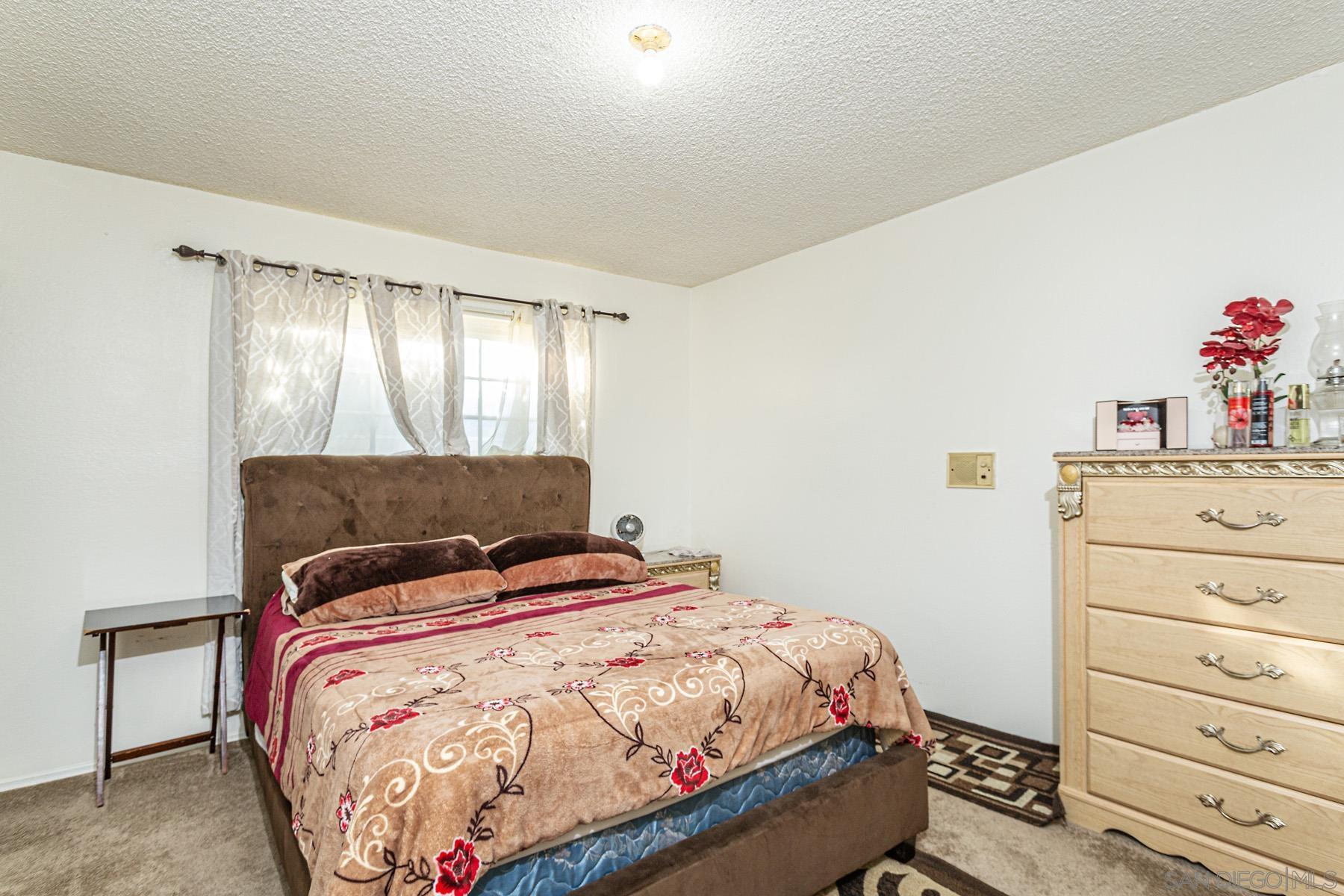 Detail Gallery Image 11 of 36 For 166  via De Laurencio, Chula Vista,  CA 91910 - 5 Beds | 3 Baths