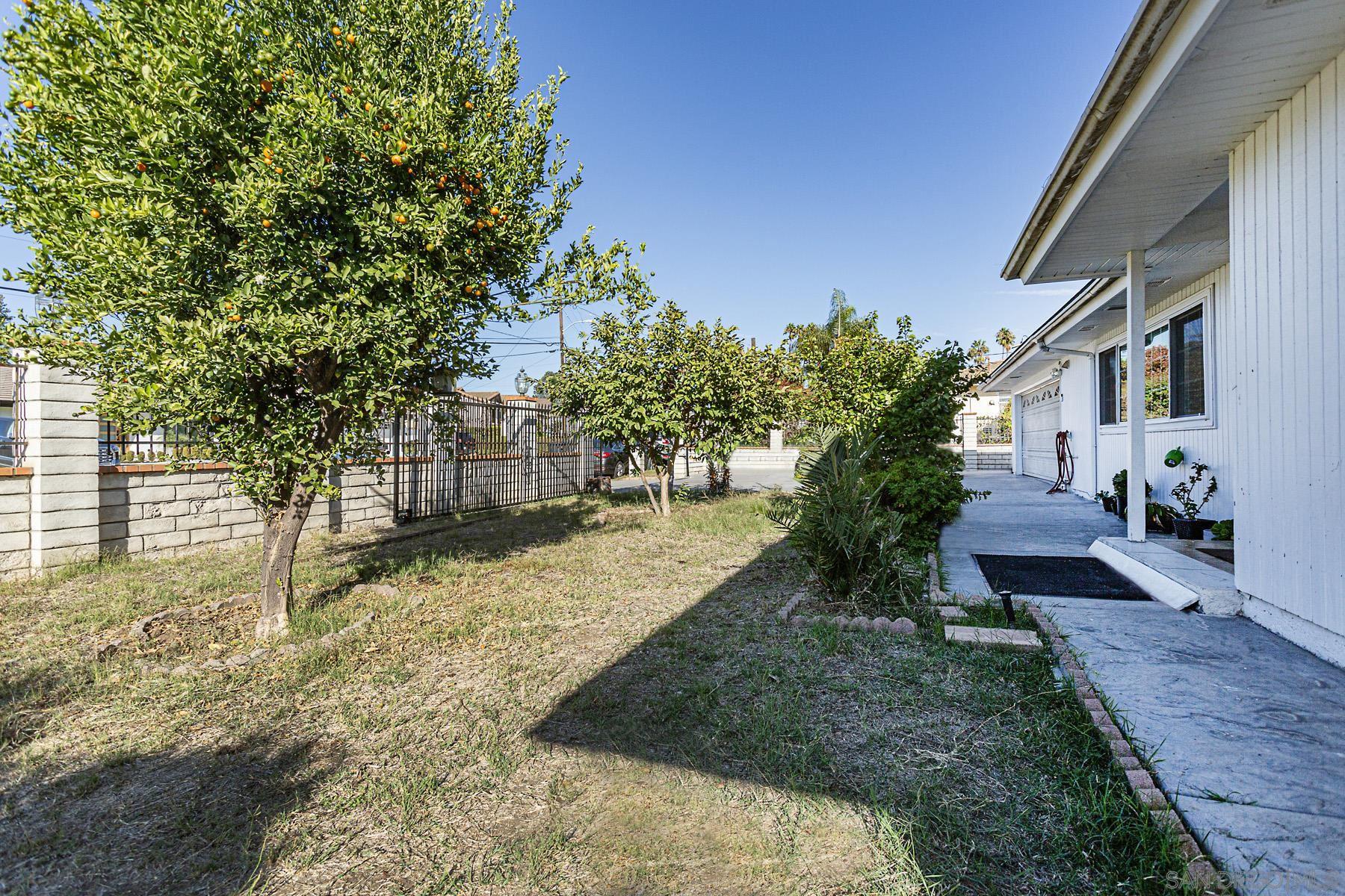 Detail Gallery Image 4 of 36 For 166  via De Laurencio, Chula Vista,  CA 91910 - 5 Beds | 3 Baths