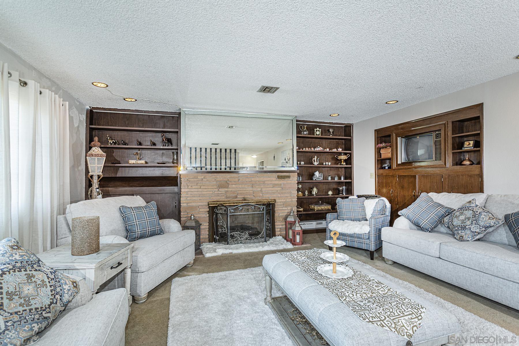 Detail Gallery Image 7 of 36 For 166  via De Laurencio, Chula Vista,  CA 91910 - 5 Beds | 3 Baths