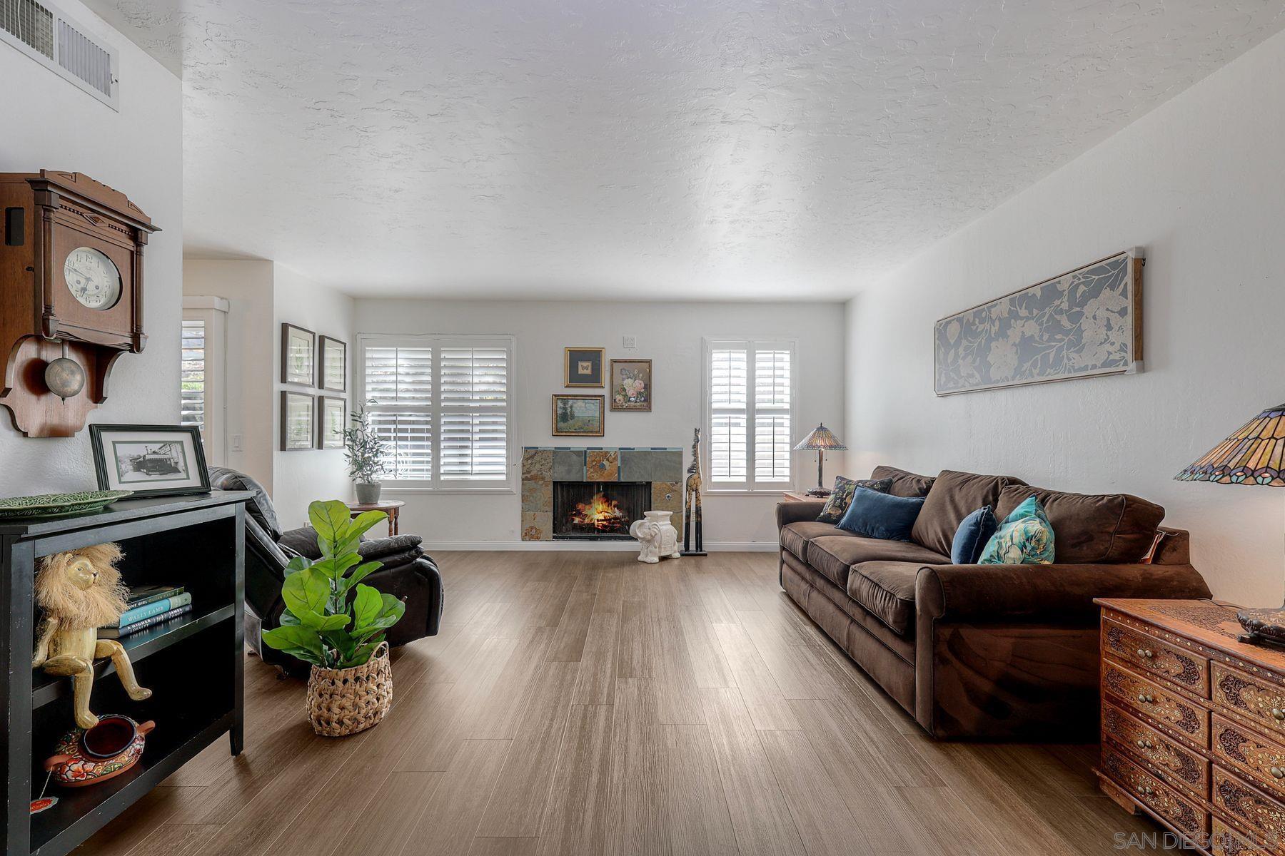 Detail Gallery Image 2 of 25 For 1122  via Loma Vista, El Cajon,  CA 92019 - 2 Beds | 2/1 Baths