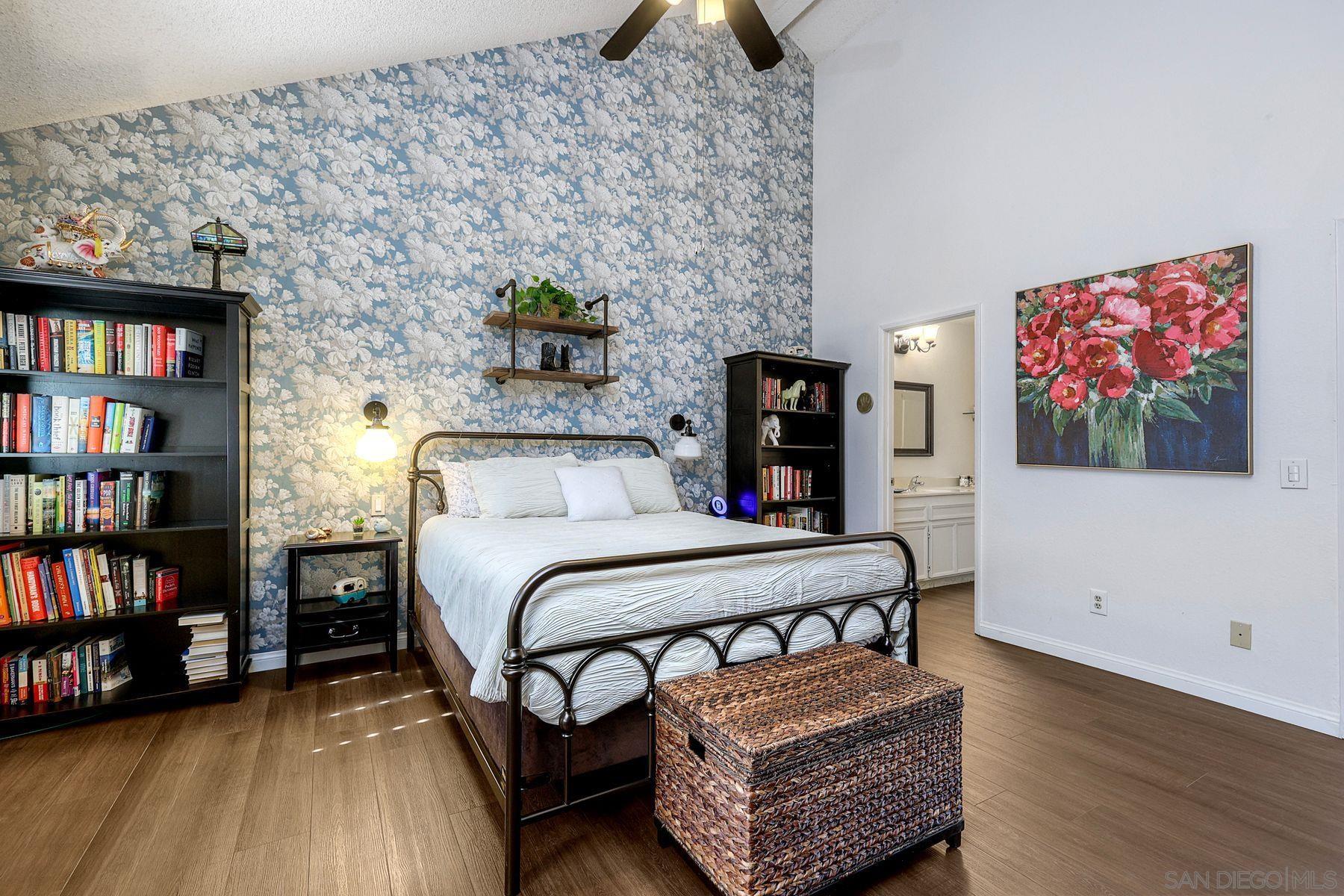 Detail Gallery Image 12 of 25 For 1122  via Loma Vista, El Cajon,  CA 92019 - 2 Beds | 2/1 Baths