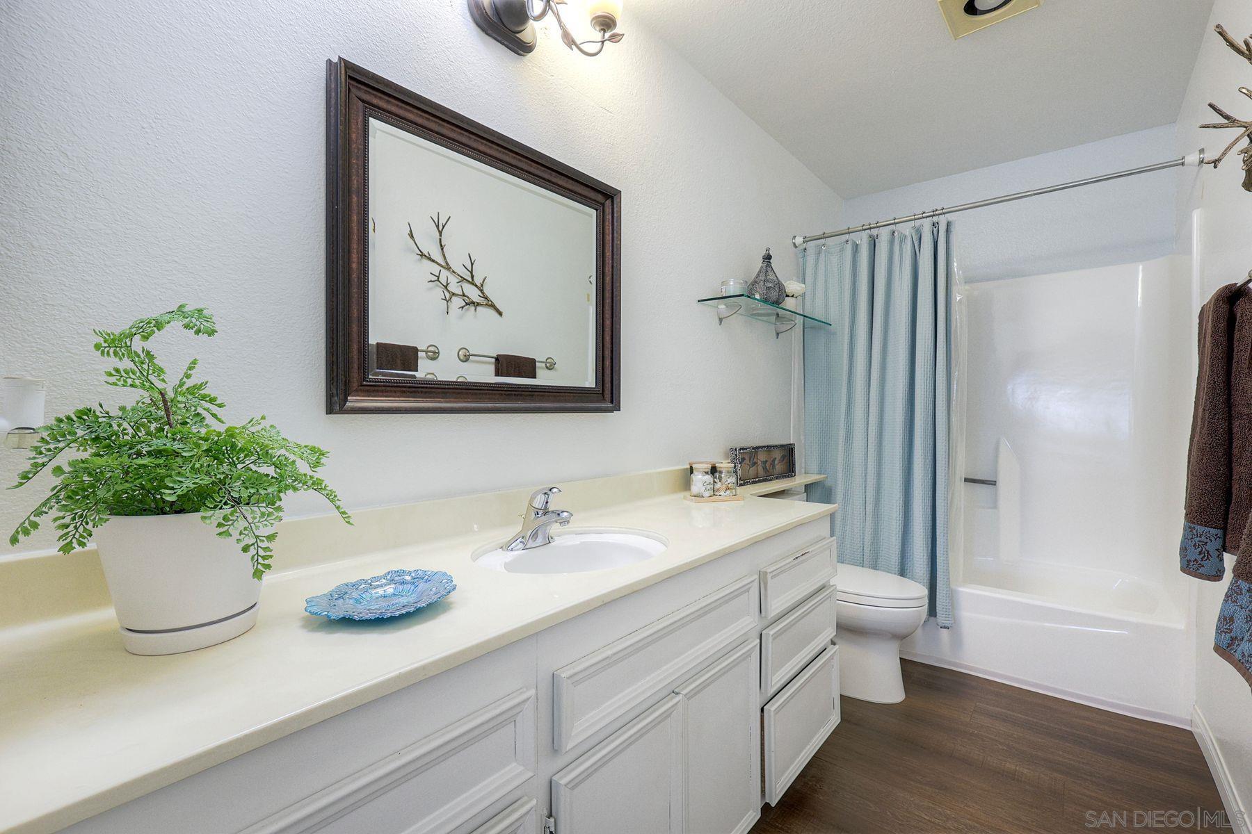 Detail Gallery Image 14 of 25 For 1122  via Loma Vista, El Cajon,  CA 92019 - 2 Beds | 2/1 Baths