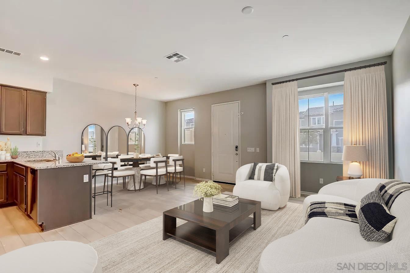 Detail Gallery Image 3 of 10 For 1215  Idanan Rd  #4,  Chula Vista,  CA 91913 - 4 Beds | 3/1 Baths