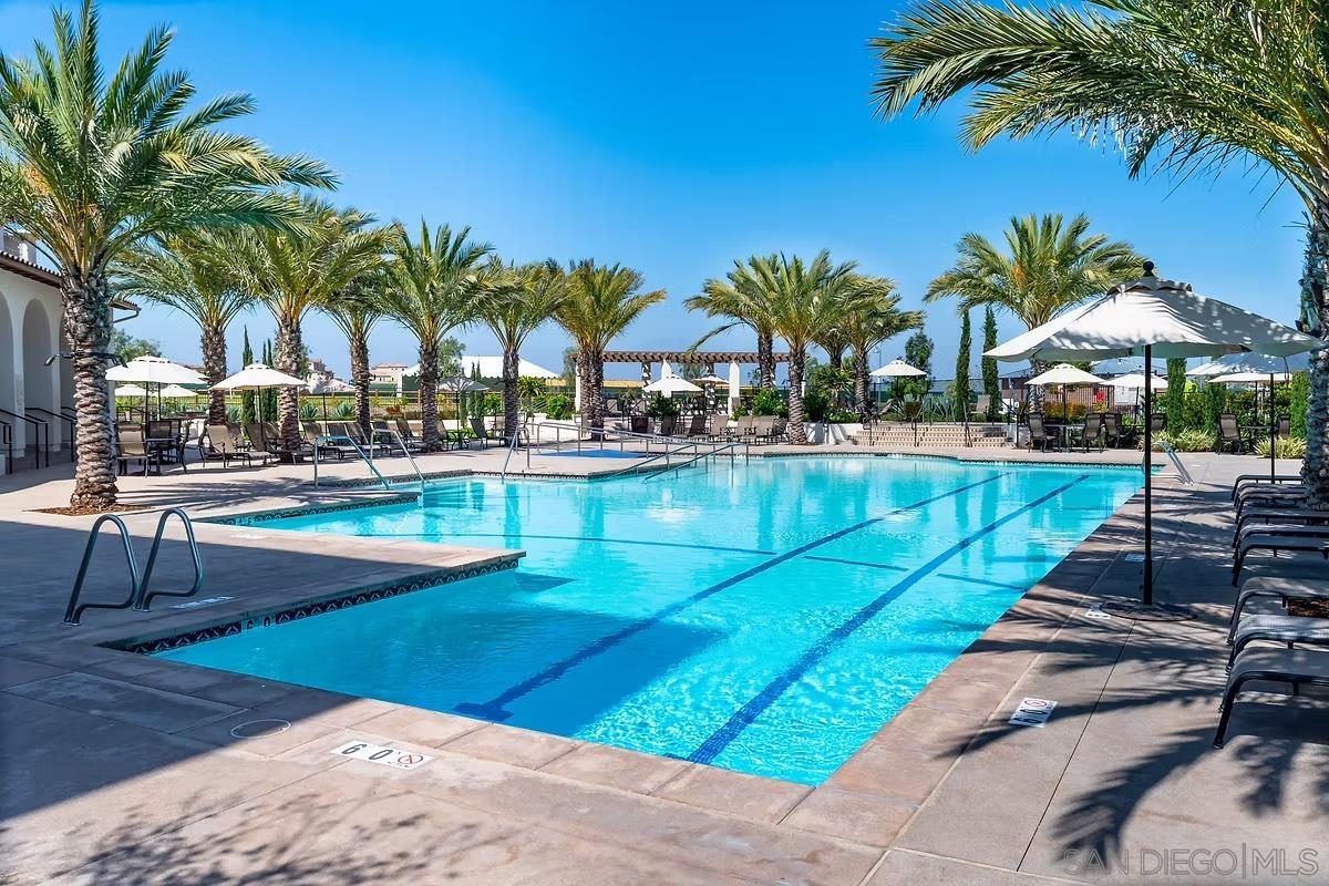 Detail Gallery Image 7 of 10 For 1215  Idanan Rd  #4,  Chula Vista,  CA 91913 - 4 Beds | 3/1 Baths