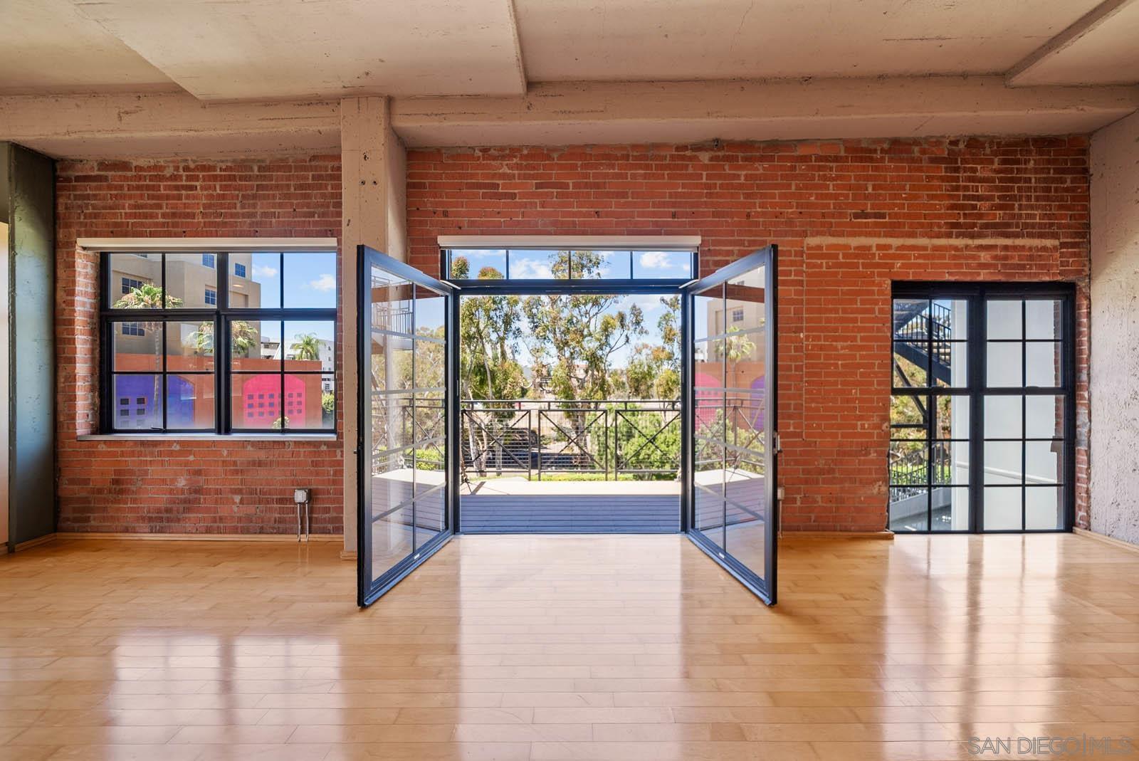 Front Image Thumbnail for SD250043677