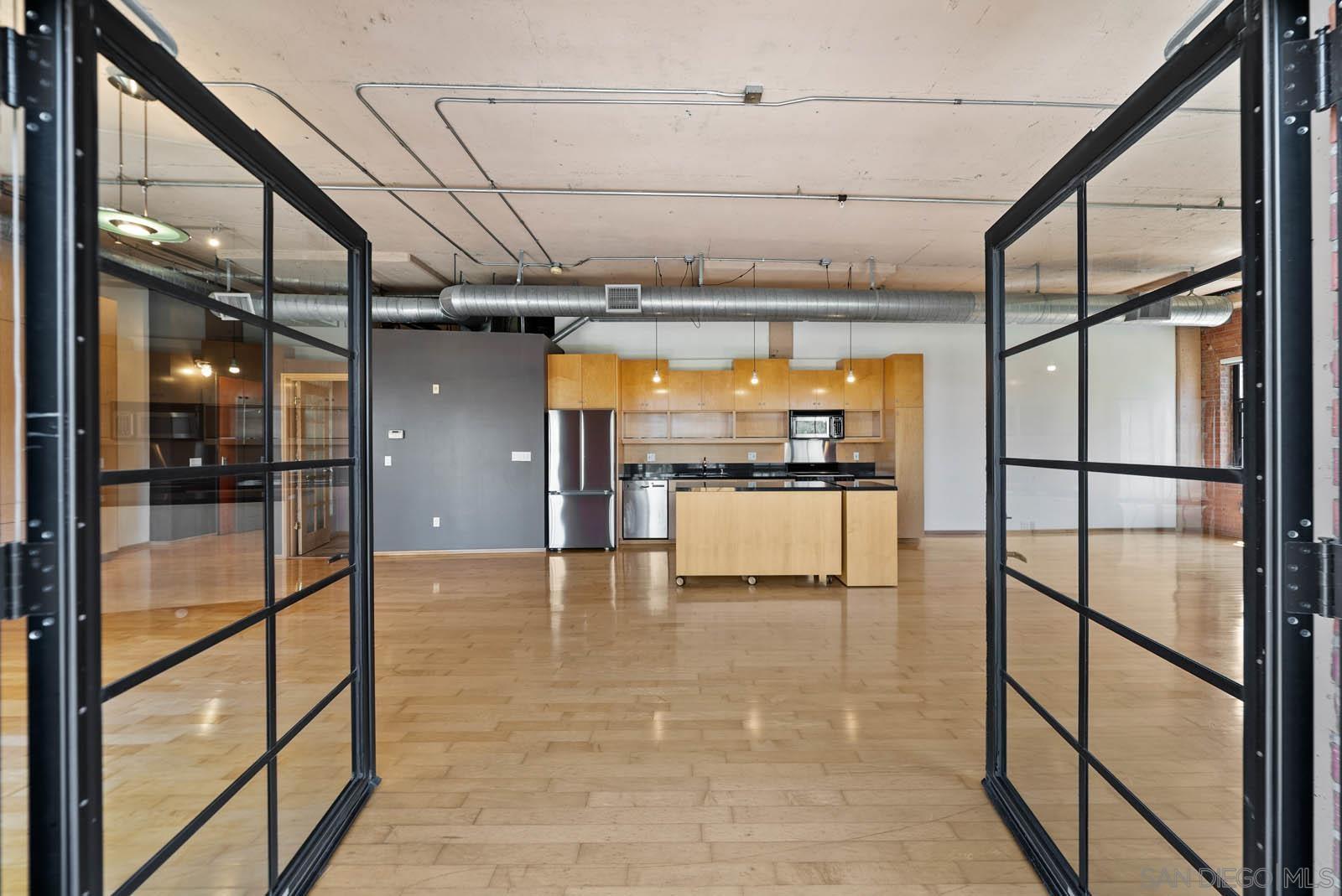 Detail Gallery Image 2 of 54 For 3940  7th Ave  #206,  San Diego,  CA 92103 - 1 Beds | 1 Baths