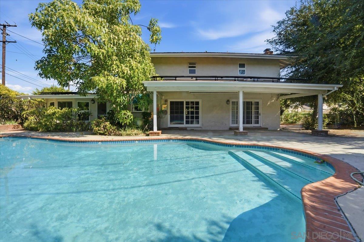 Detail Gallery Image 2 of 35 For 1262  Brittany Cross Rd, Santa Ana,  CA 92705 - 6 Beds | 4 Baths