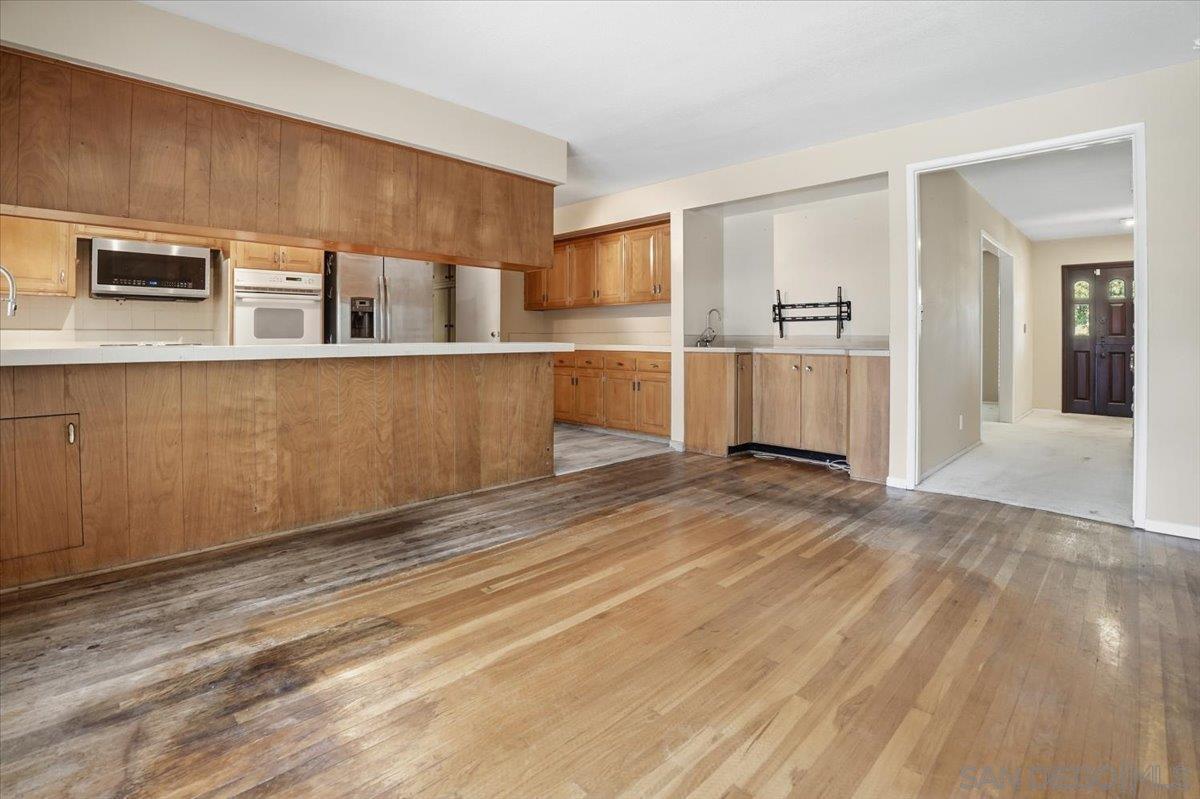 Detail Gallery Image 26 of 35 For 1262  Brittany Cross Rd, Santa Ana,  CA 92705 - 6 Beds | 4 Baths