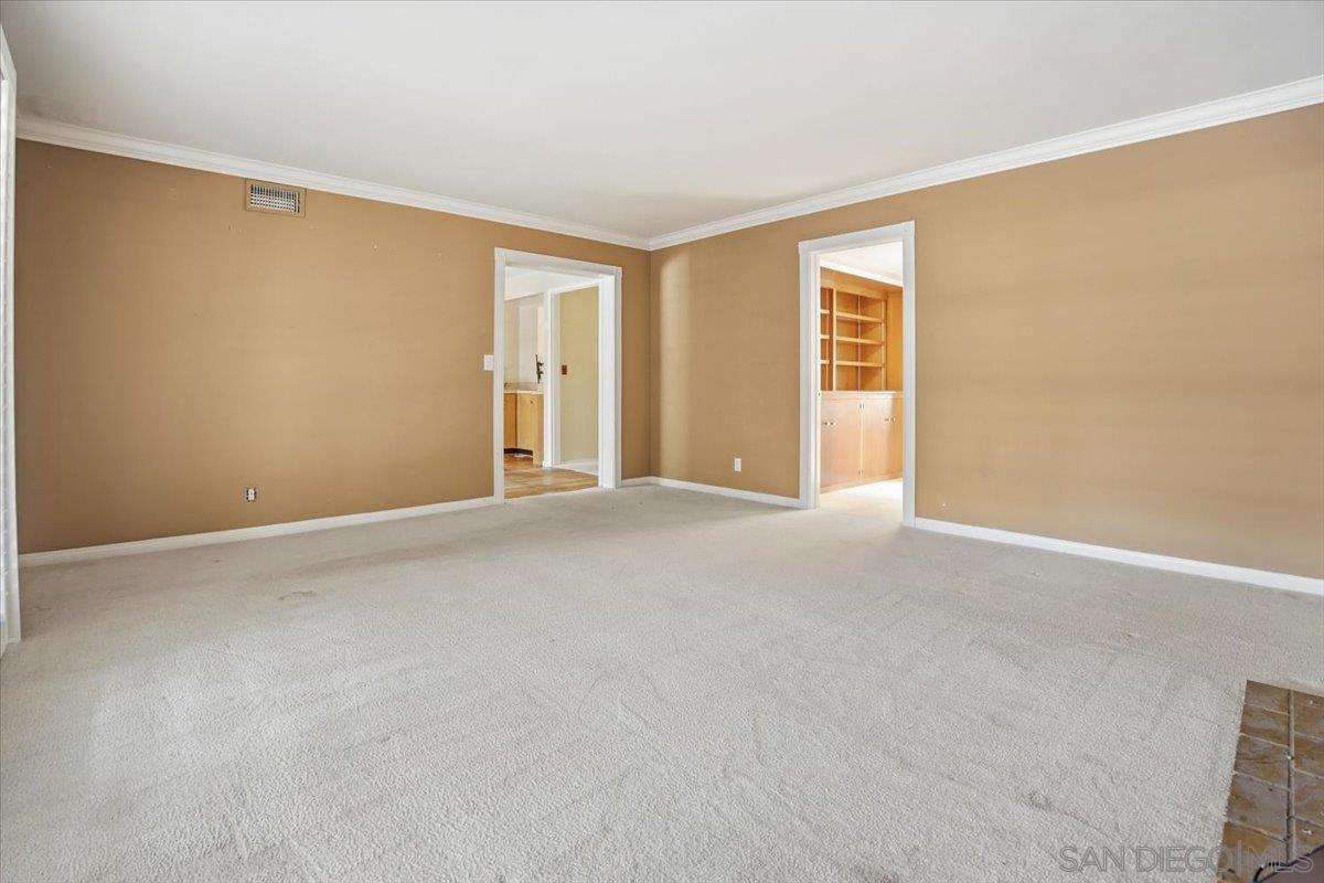 Detail Gallery Image 6 of 35 For 1262  Brittany Cross Rd, Santa Ana,  CA 92705 - 6 Beds | 4 Baths