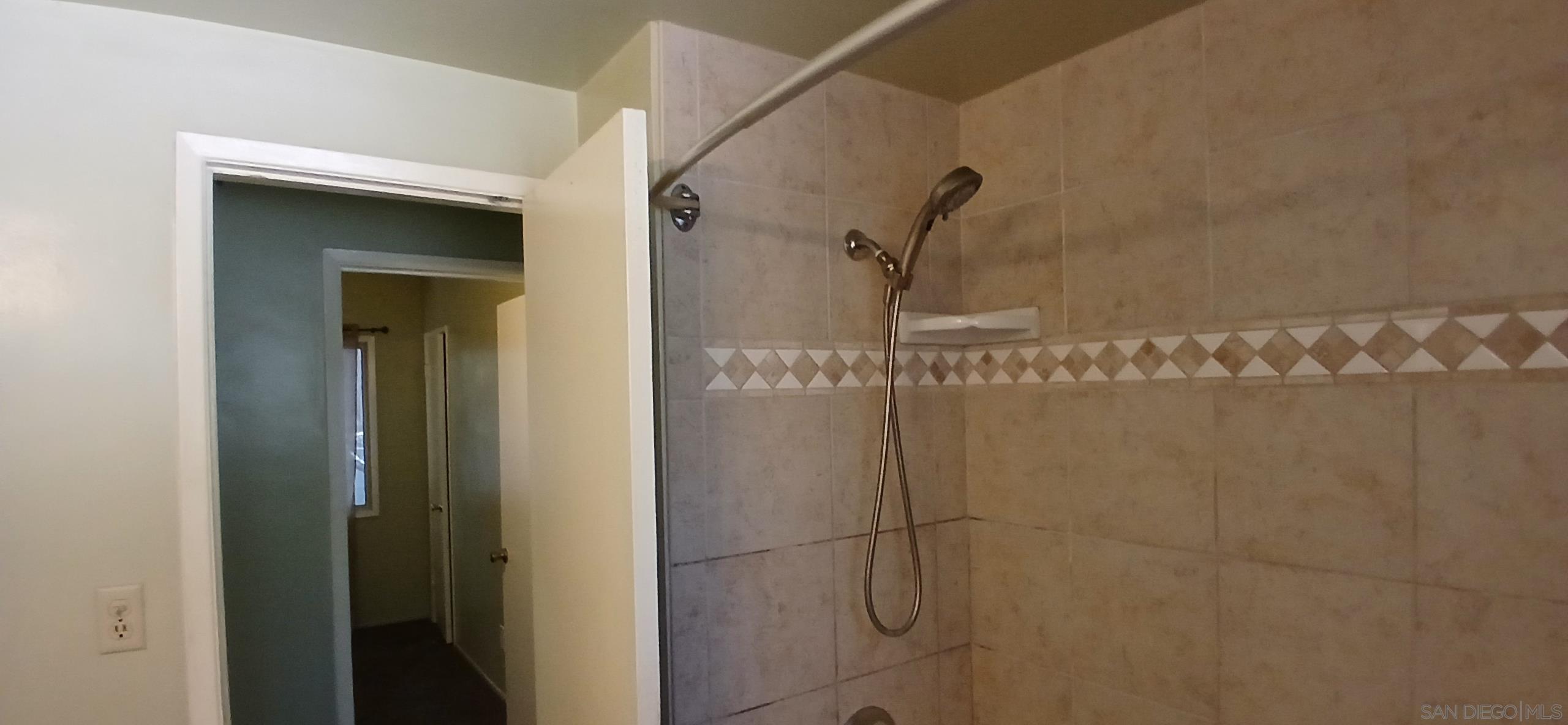 Detail Gallery Image 12 of 25 For 5309  Waring, San Diego,  CA 92120 - 4 Beds | 2 Baths