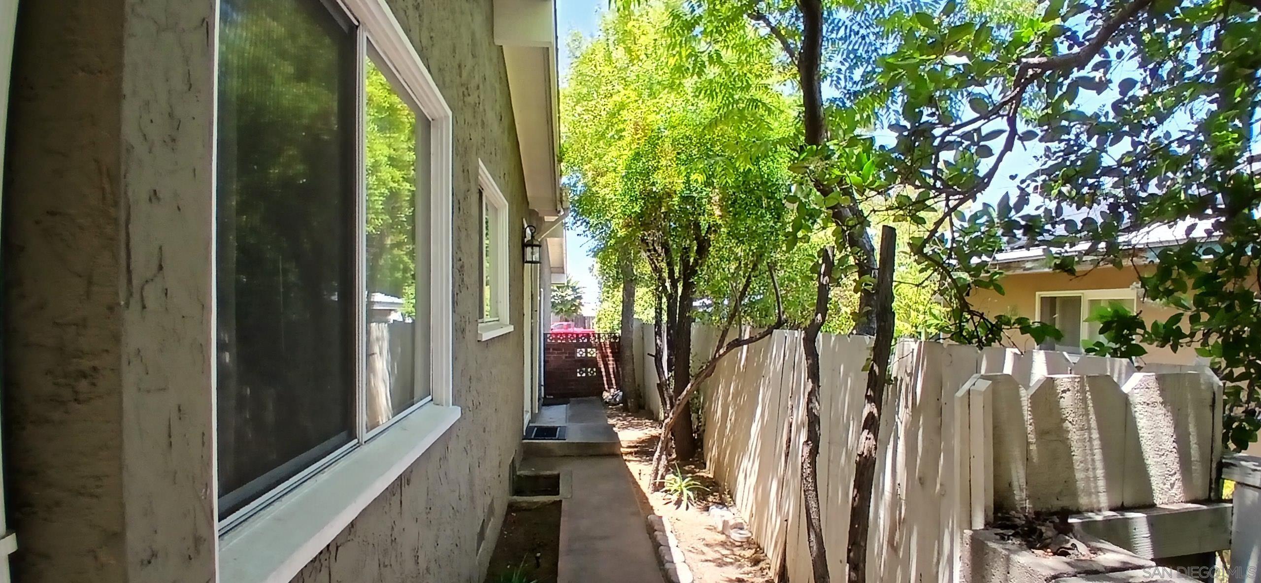 Detail Gallery Image 5 of 25 For 5309  Waring, San Diego,  CA 92120 - 4 Beds | 2 Baths