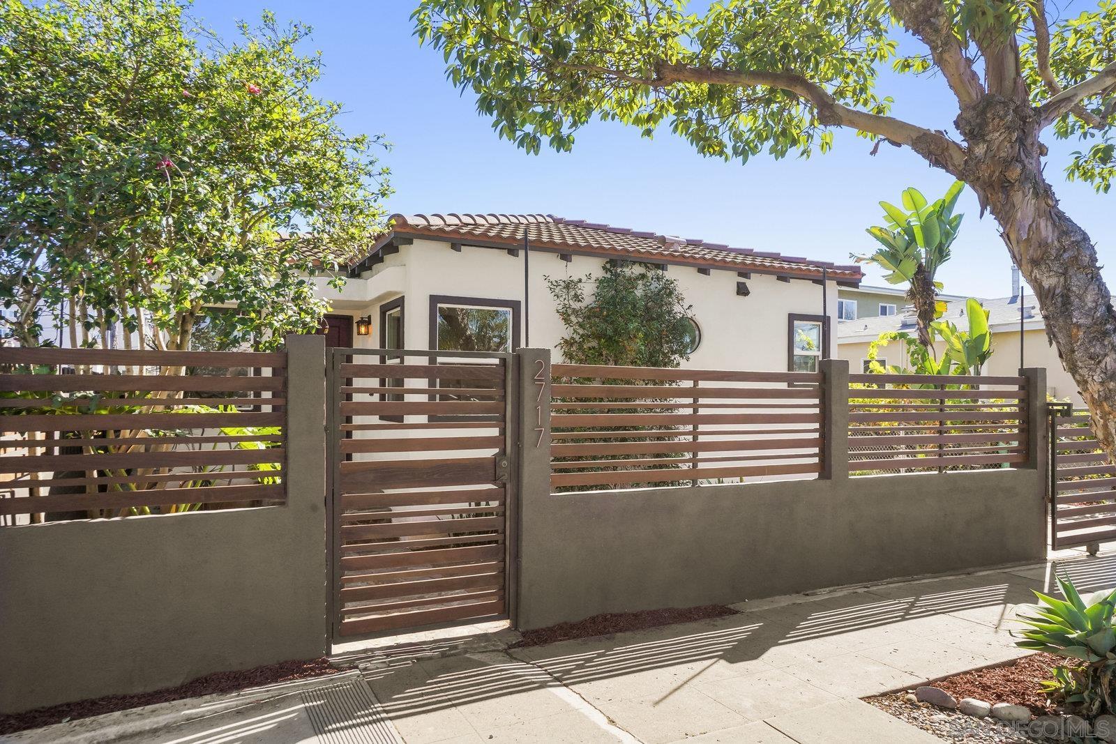 Detail Gallery Image 2 of 30 For 2717  Meade Ave, San Diego,  CA 92116 - 3 Beds | 1 Baths