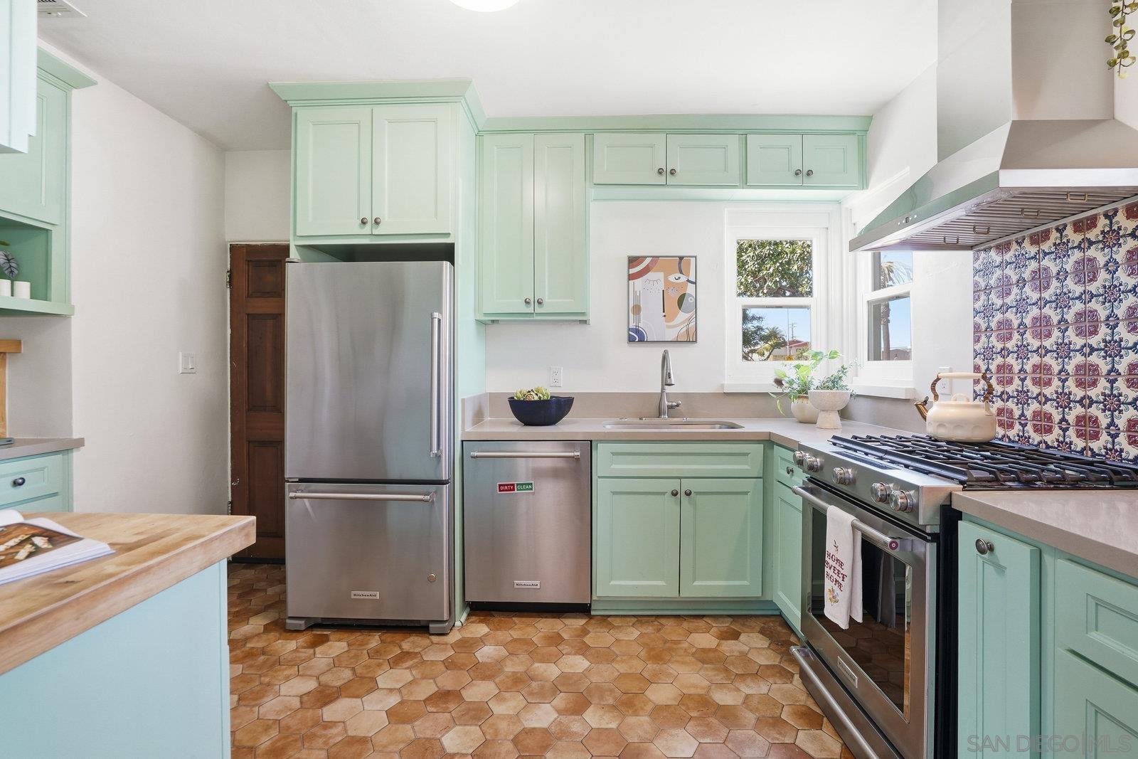 Detail Gallery Image 7 of 30 For 2717  Meade Ave, San Diego,  CA 92116 - 3 Beds | 1 Baths