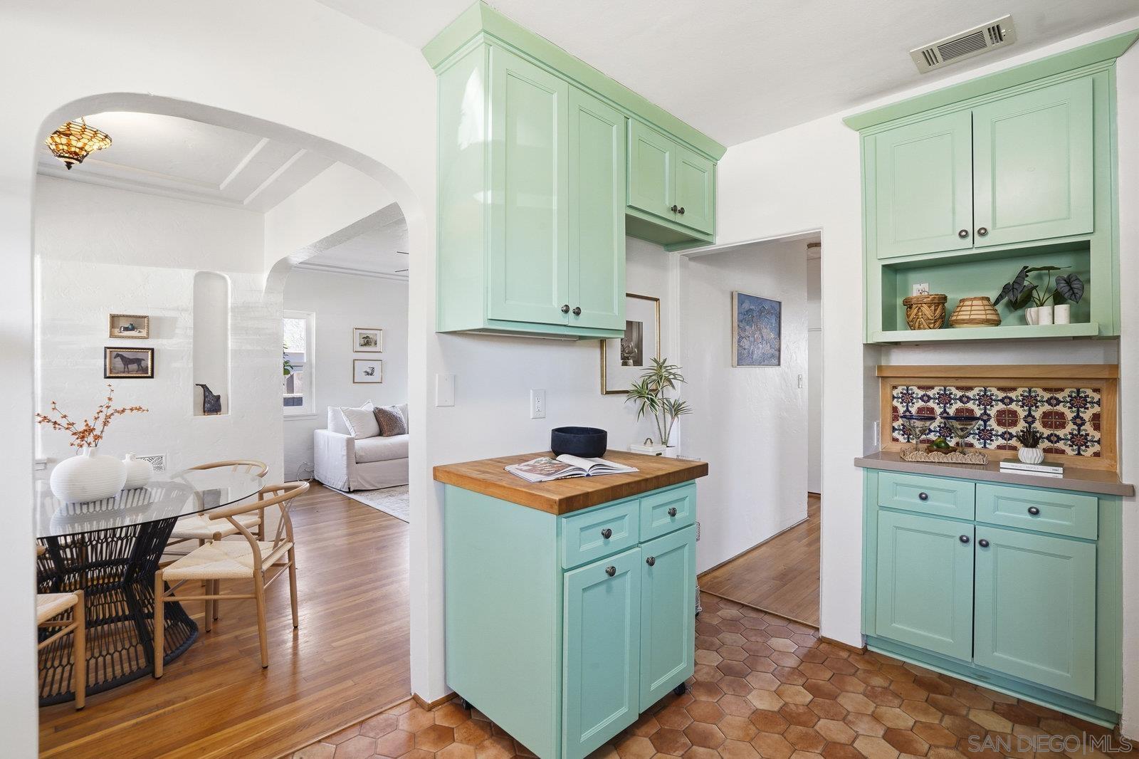 Detail Gallery Image 10 of 30 For 2717  Meade Ave, San Diego,  CA 92116 - 3 Beds | 1 Baths