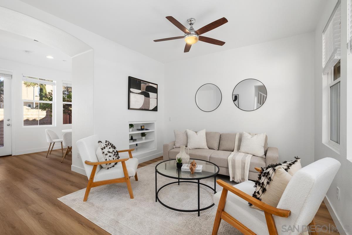 Detail Gallery Image 3 of 40 For 13285  Calle Del Campo  #5,  San Diego,  CA 92129 - 2 Beds | 2/1 Baths