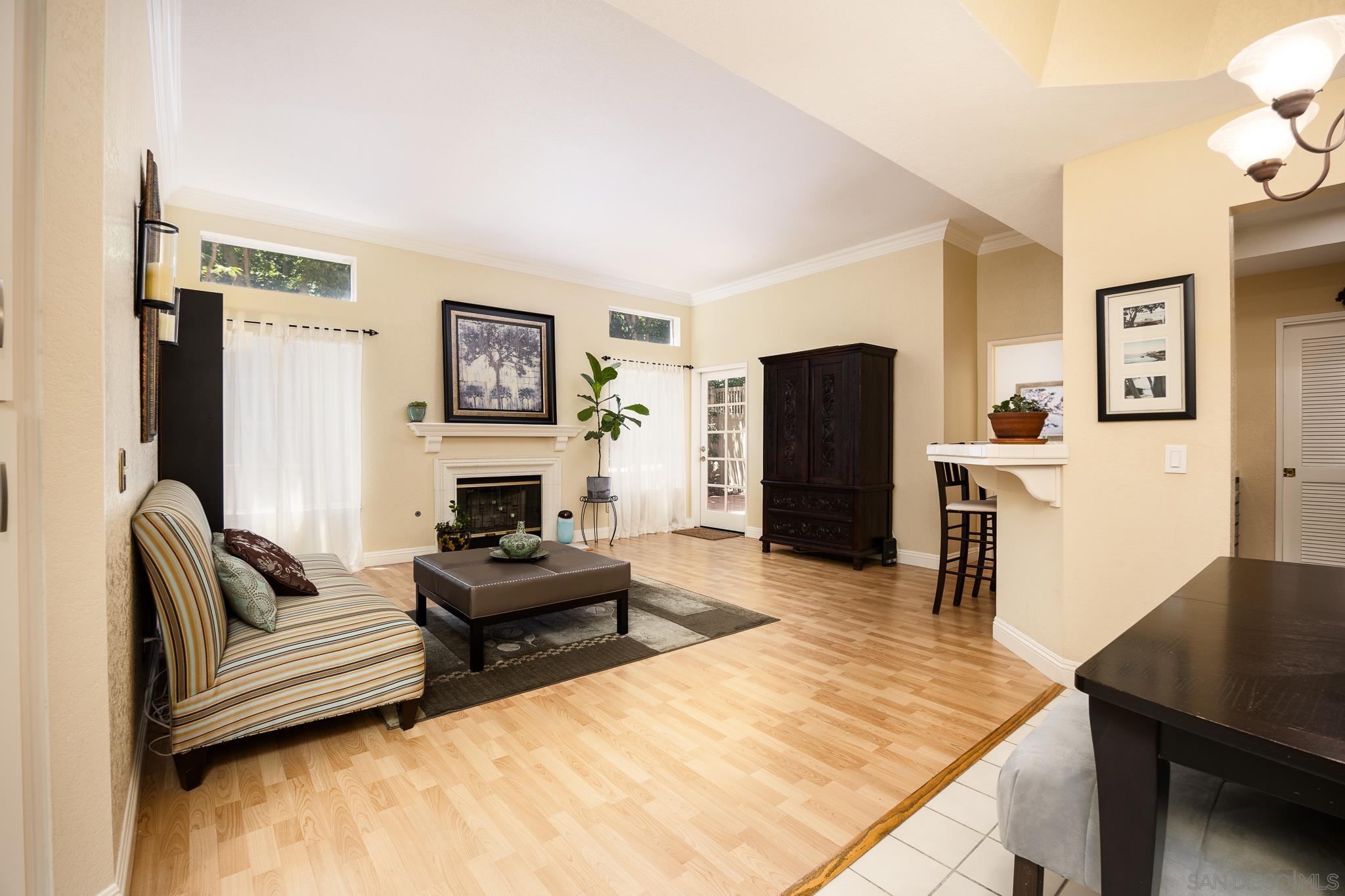 Detail Gallery Image 3 of 18 For 521  Arbor Dr  #105,  San Diego,  CA 92103 - 2 Beds | 2/1 Baths