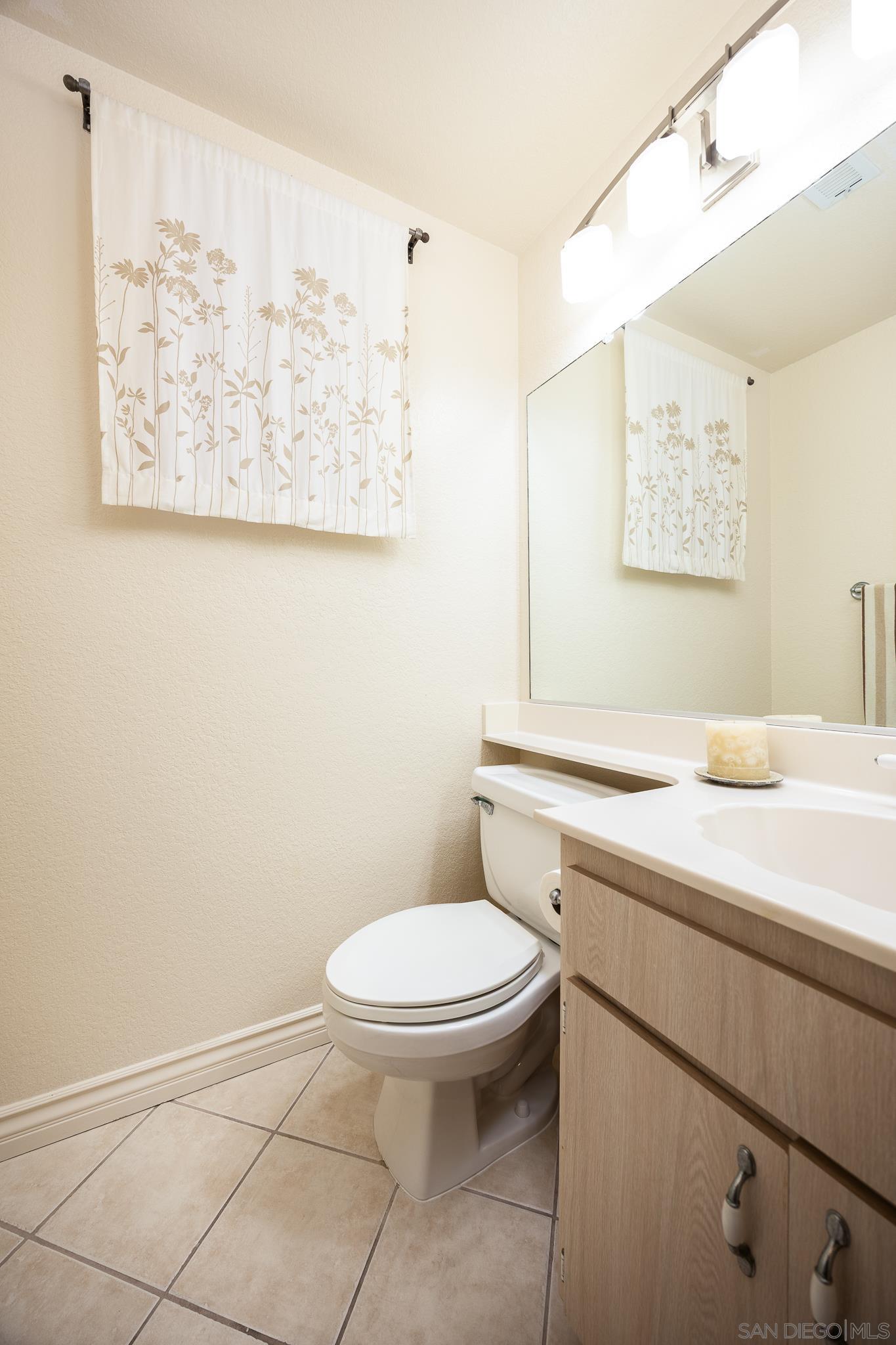 Detail Gallery Image 10 of 18 For 521  Arbor Dr  #105,  San Diego,  CA 92103 - 2 Beds | 2/1 Baths