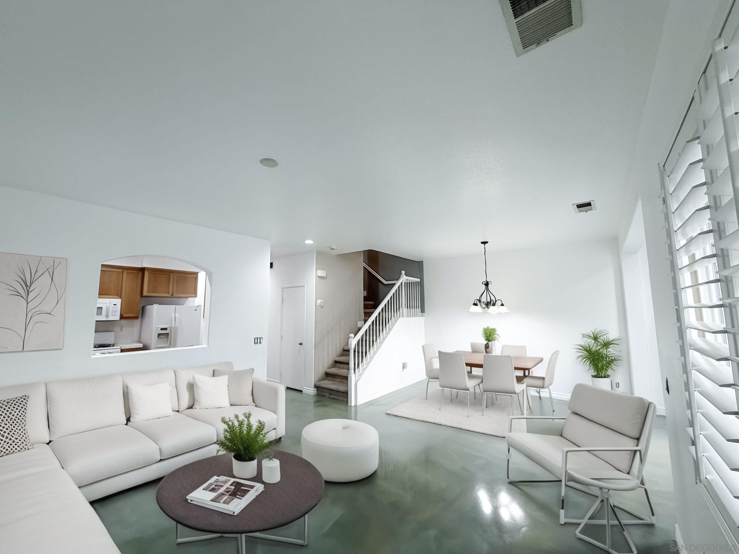 Front Image Thumbnail for SD250043694