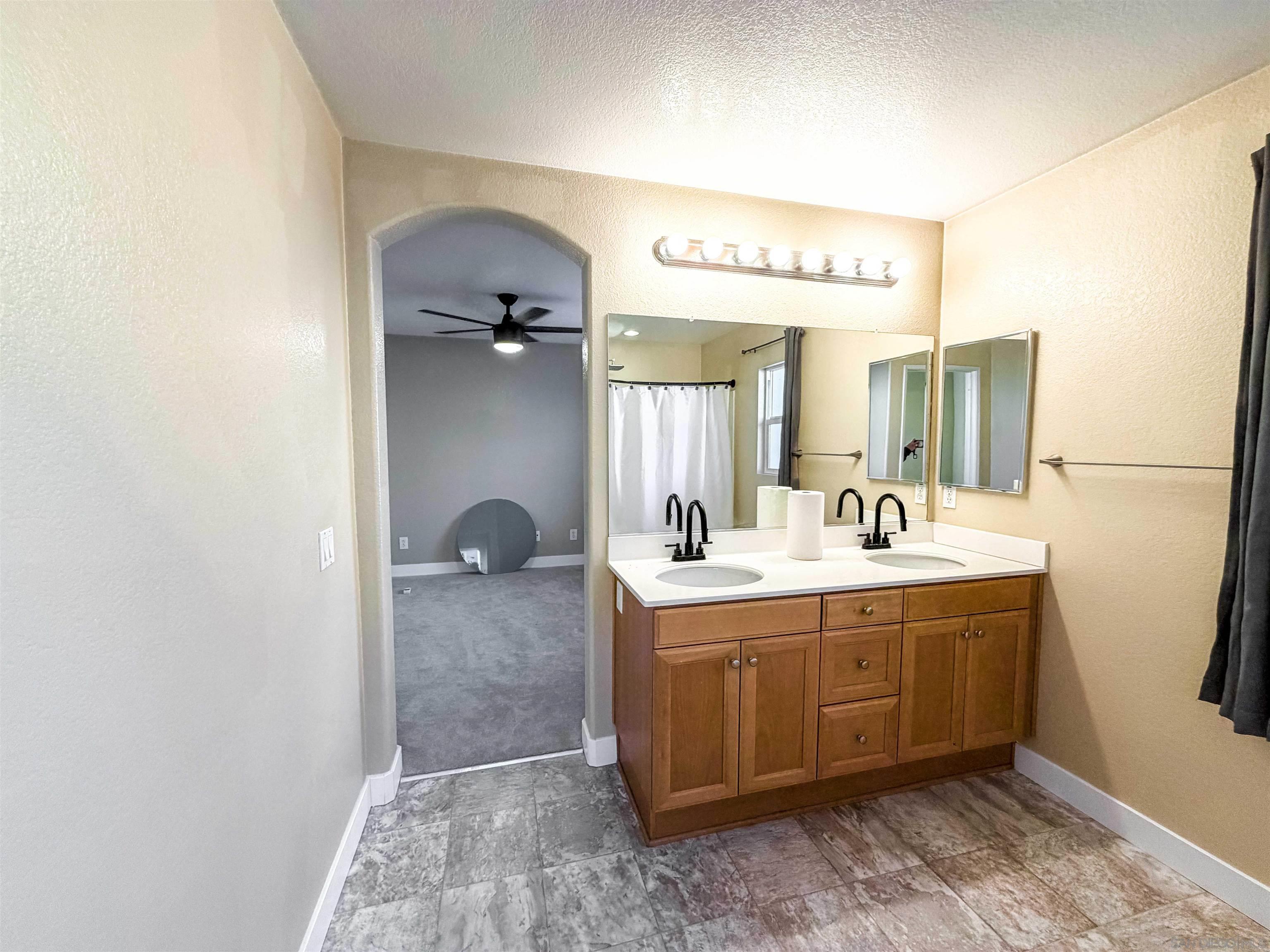 Detail Gallery Image 18 of 28 For 1431  Trouville Ln  5, Chula Vista,  CA 91913 - 3 Beds | 2/1 Baths