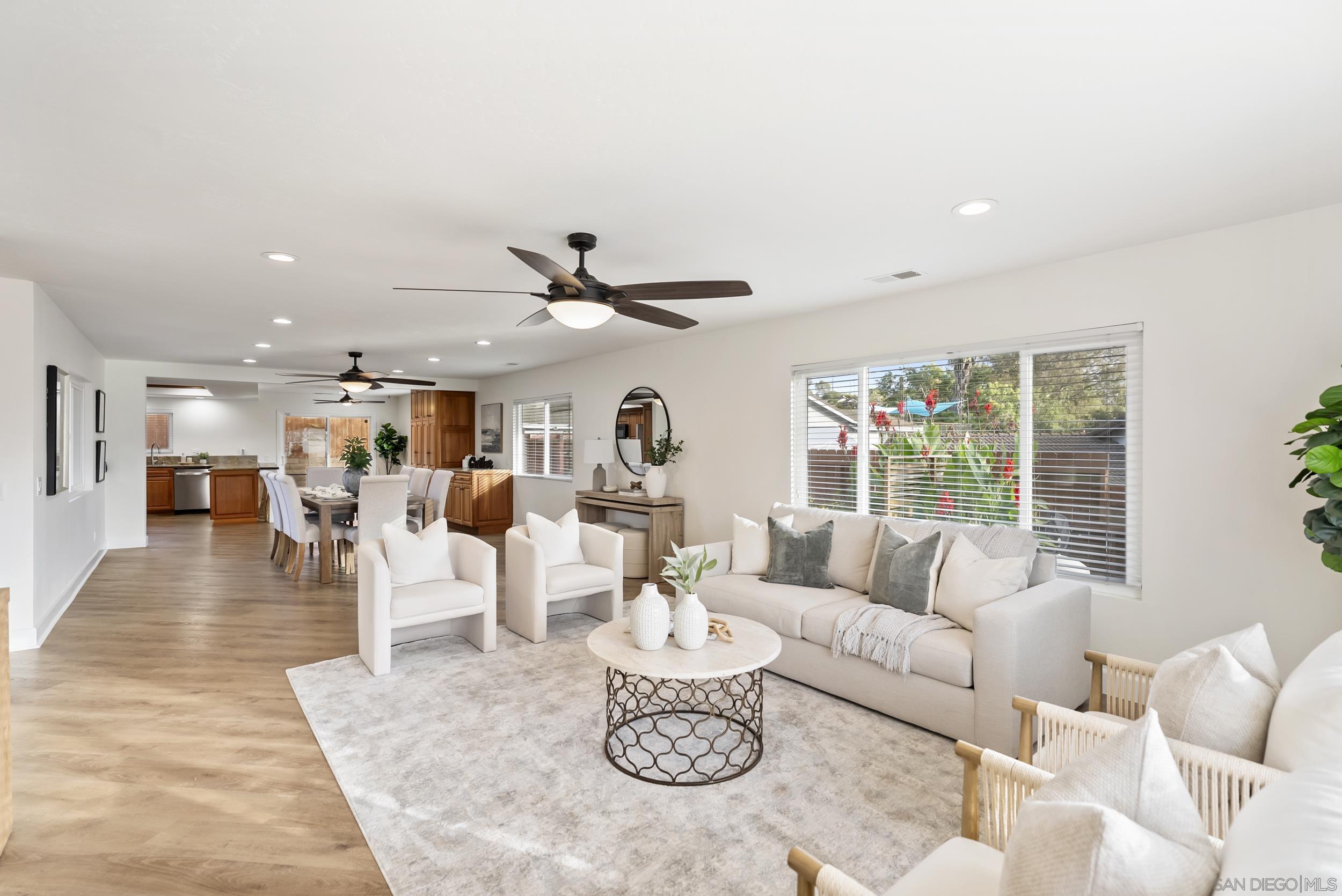 Detail Gallery Image 9 of 56 For 1918  Odell Cir, Vista,  CA 92084 - 3 Beds | 2/1 Baths