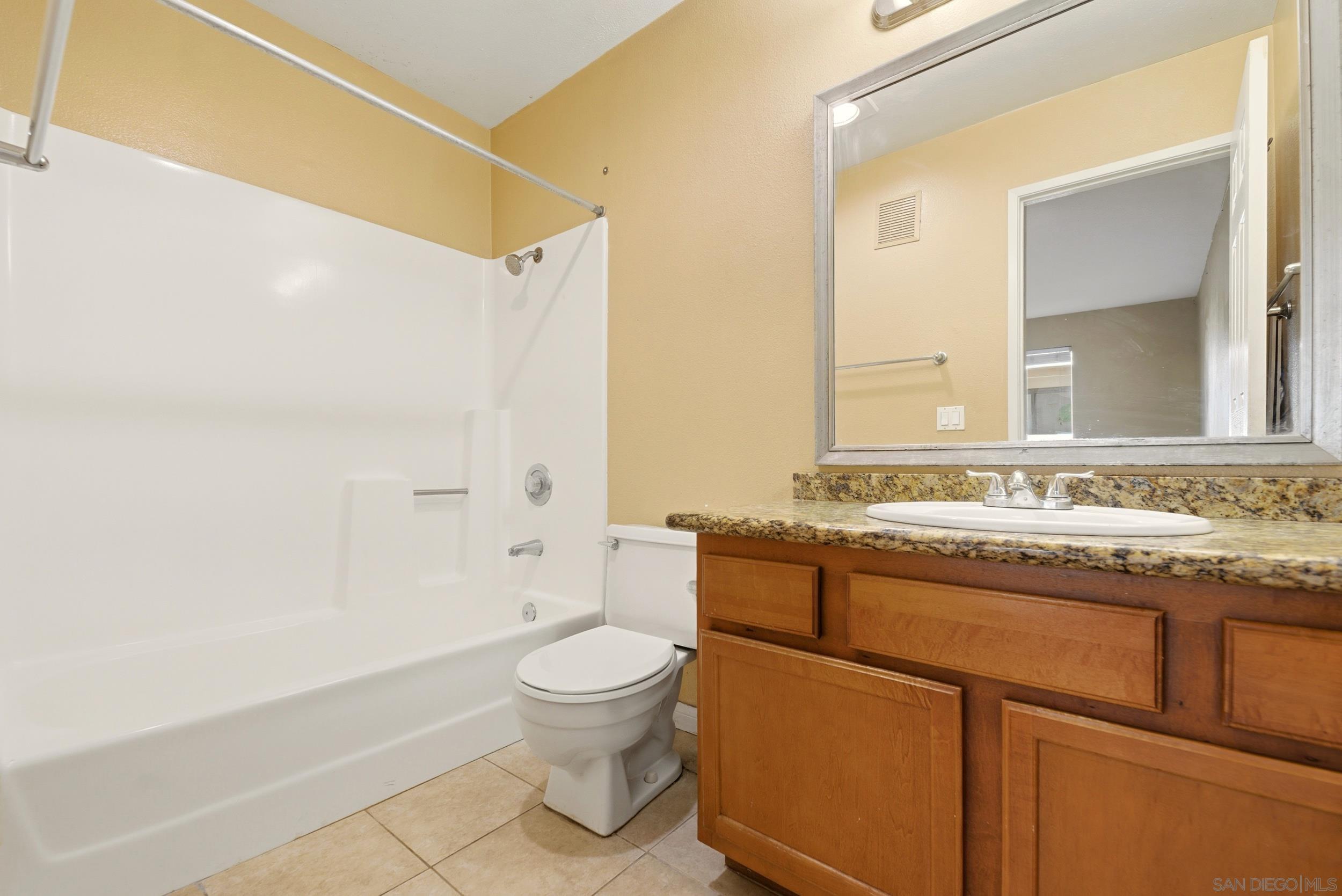 Detail Gallery Image 3 of 17 For 12190  Cuyamaca College Dr E  1411, El Cajon,  CA 92019 - 2 Beds | 2 Baths