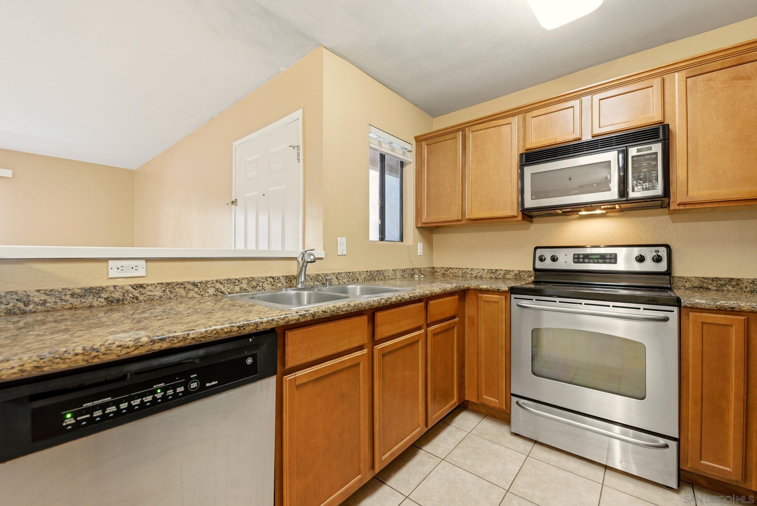 Detail Gallery Image 7 of 17 For 12190  Cuyamaca College Dr E  1411, El Cajon,  CA 92019 - 2 Beds | 2 Baths