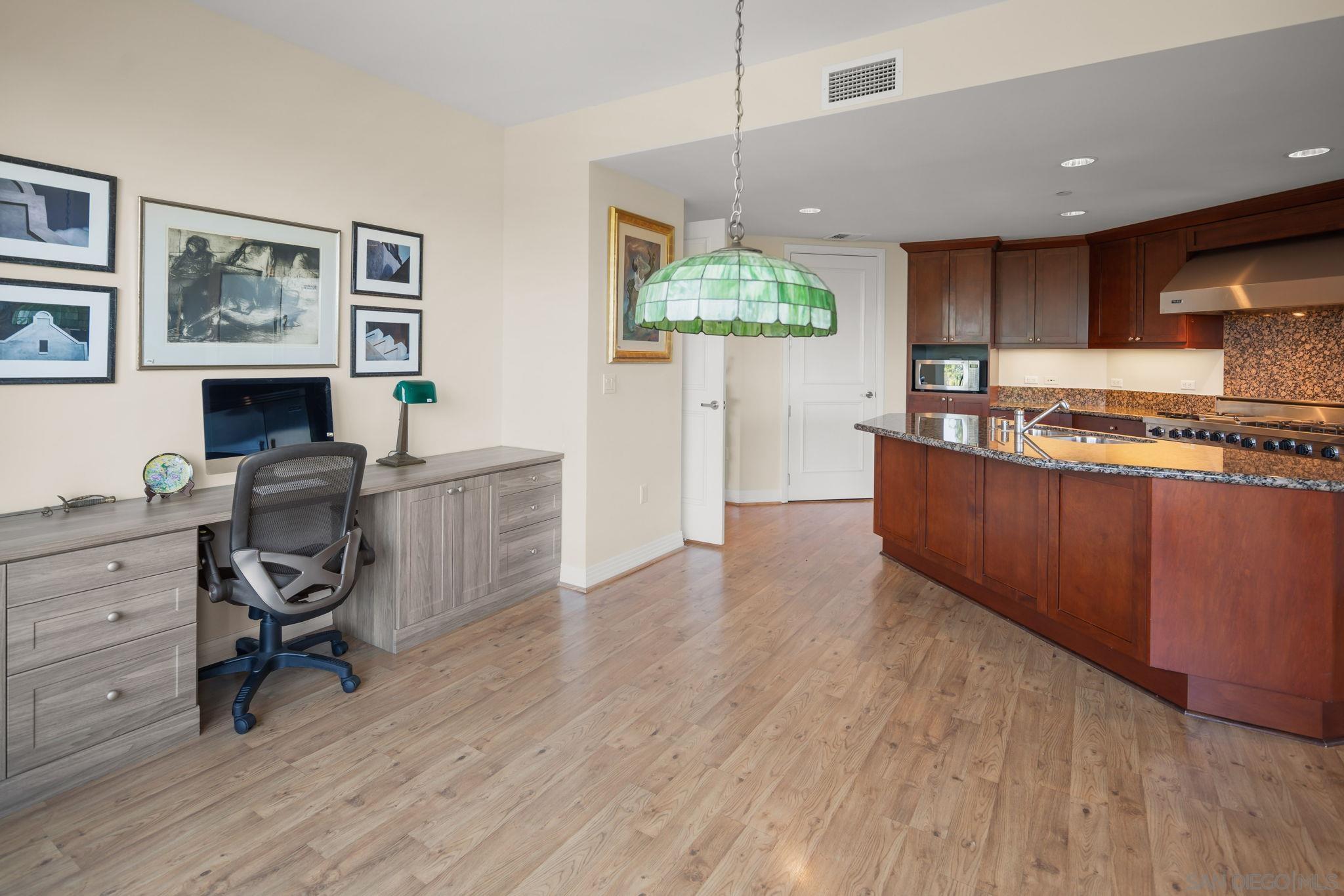Detail Gallery Image 17 of 29 For 2500  6th Ave  #605,  San Diego,  CA 92103 - 3 Beds | 2/1 Baths