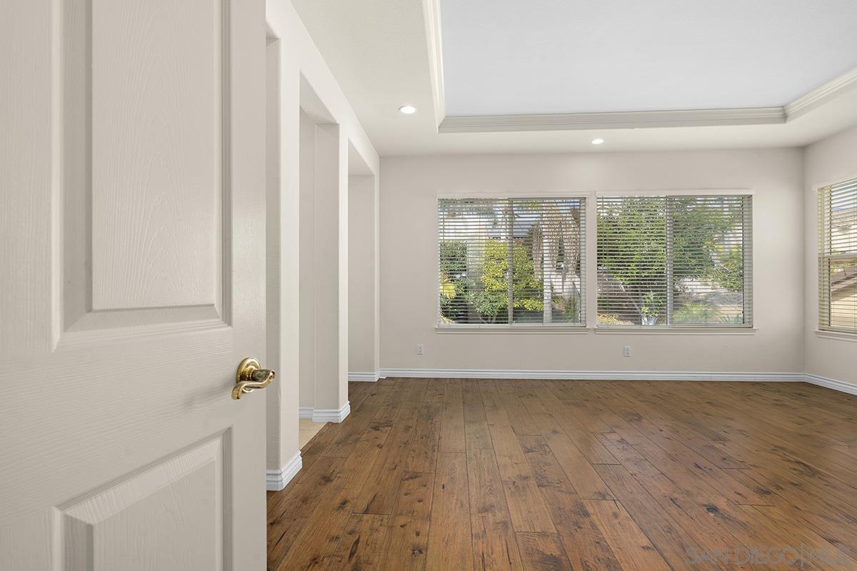 Detail Gallery Image 33 of 65 For 4418  Shorepointe Way, San Diego,  CA 92130 - 5 Beds | 3 Baths