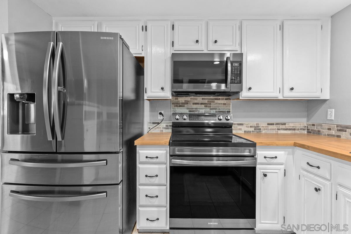 Detail Gallery Image 3 of 25 For 23823  Green Haven Ln, Ramona,  CA 92065 - 3 Beds | 3 Baths