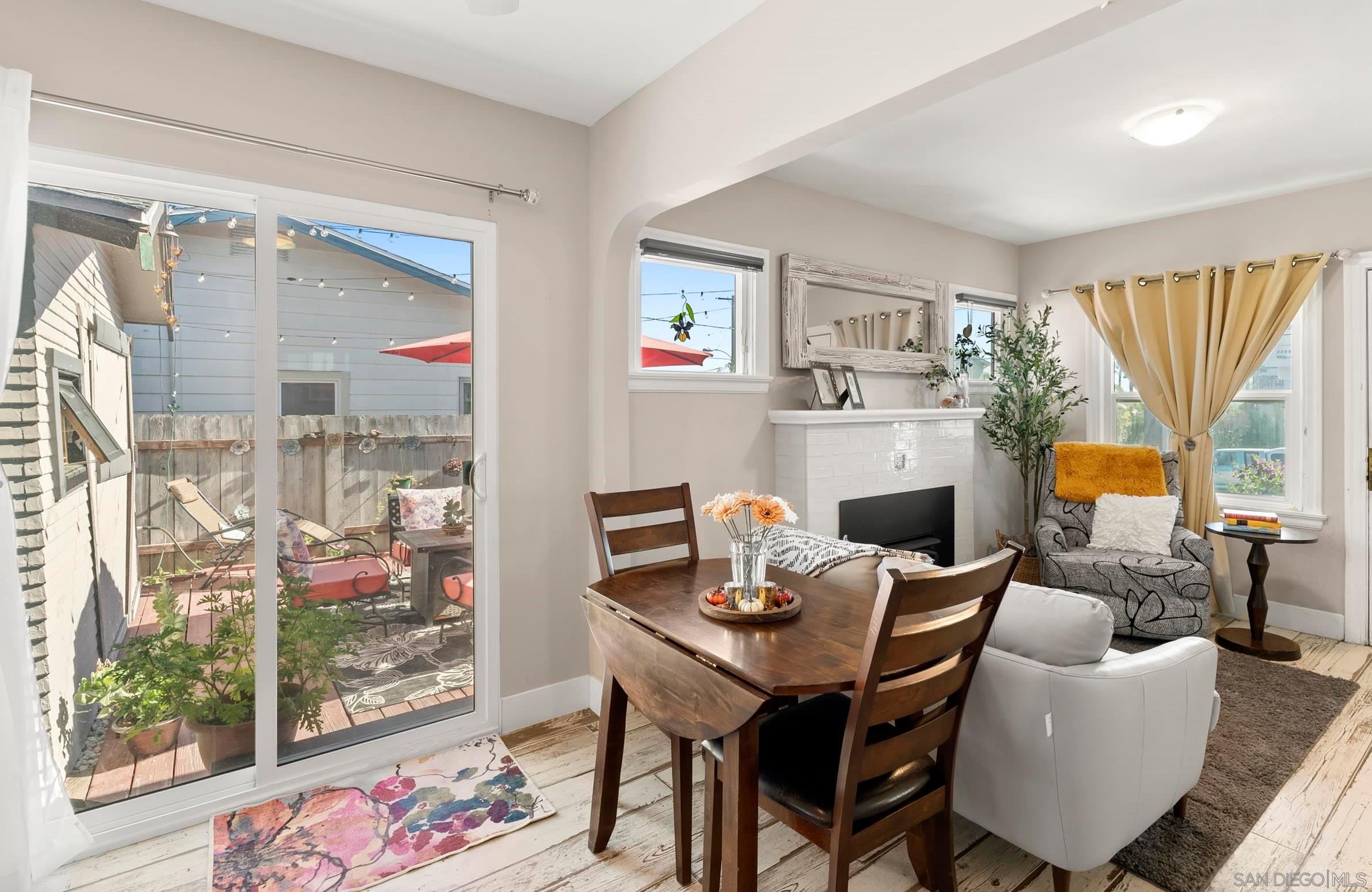 Detail Gallery Image 5 of 18 For 3676  Dwight St, San Diego,  CA 92104 - 2 Beds | 1 Baths