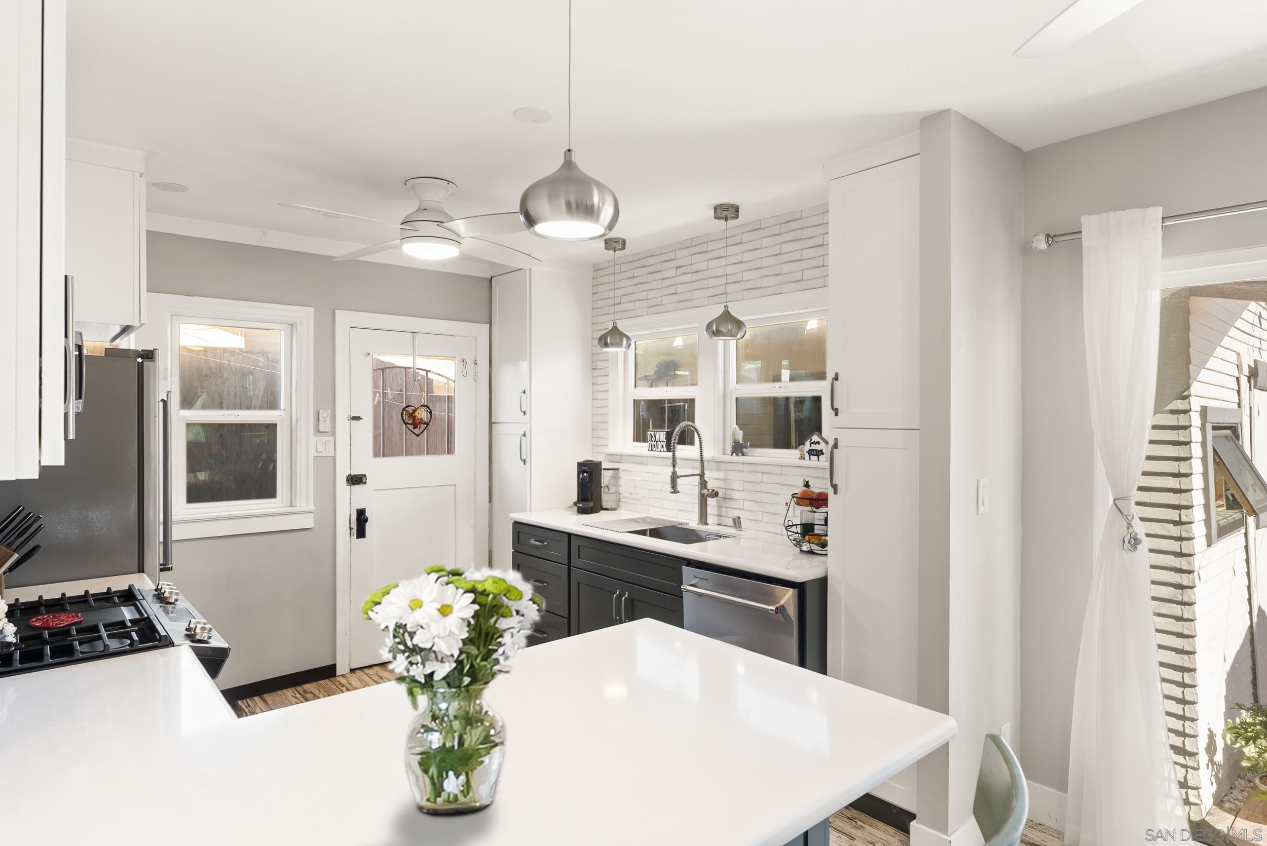 Detail Gallery Image 7 of 18 For 3676  Dwight St, San Diego,  CA 92104 - 2 Beds | 1 Baths