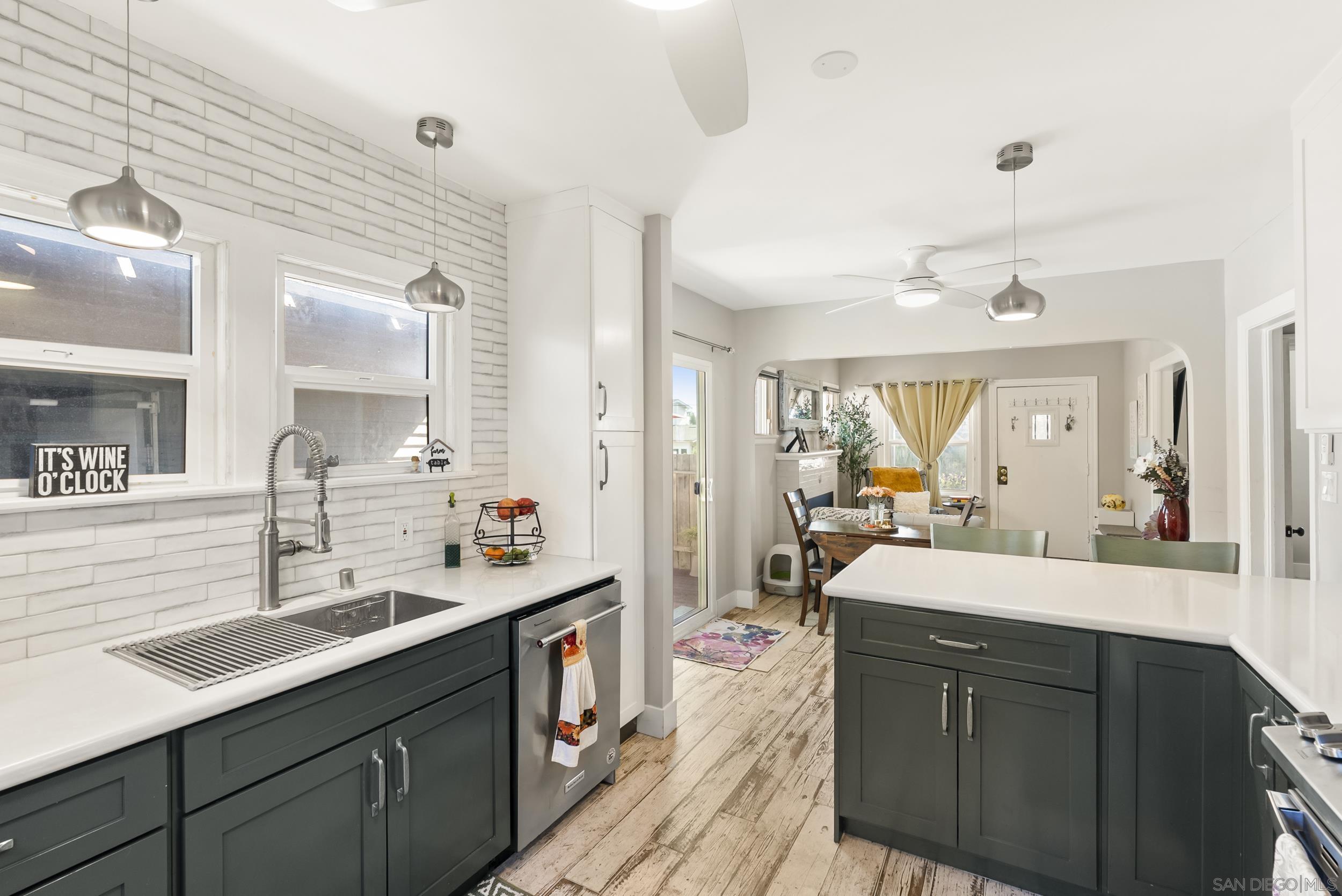 Detail Gallery Image 8 of 18 For 3676  Dwight St, San Diego,  CA 92104 - 2 Beds | 1 Baths