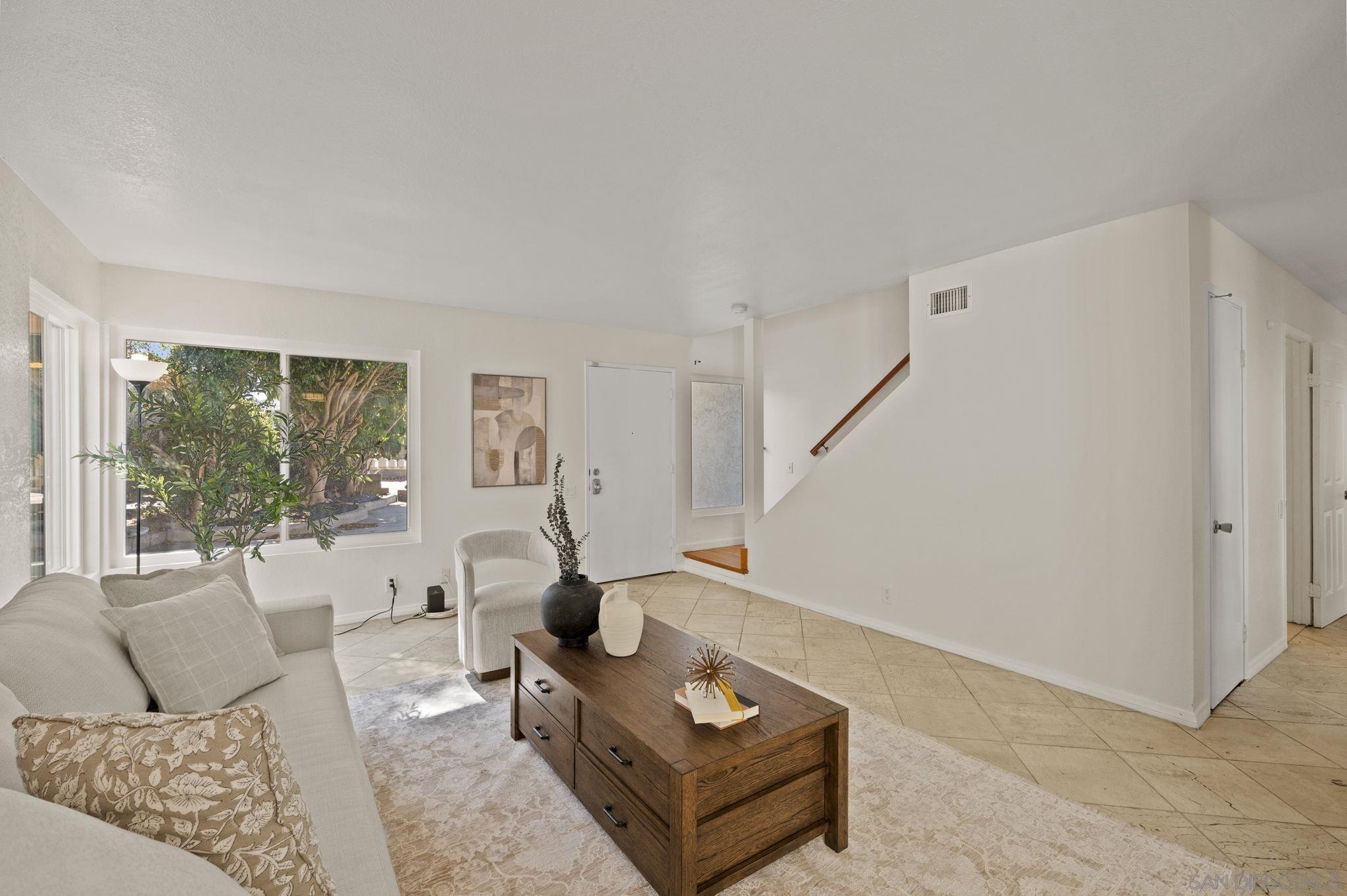 Detail Gallery Image 4 of 32 For 935  Caleb Ct., San Diego,  CA 92154 - 6 Beds | 3/1 Baths