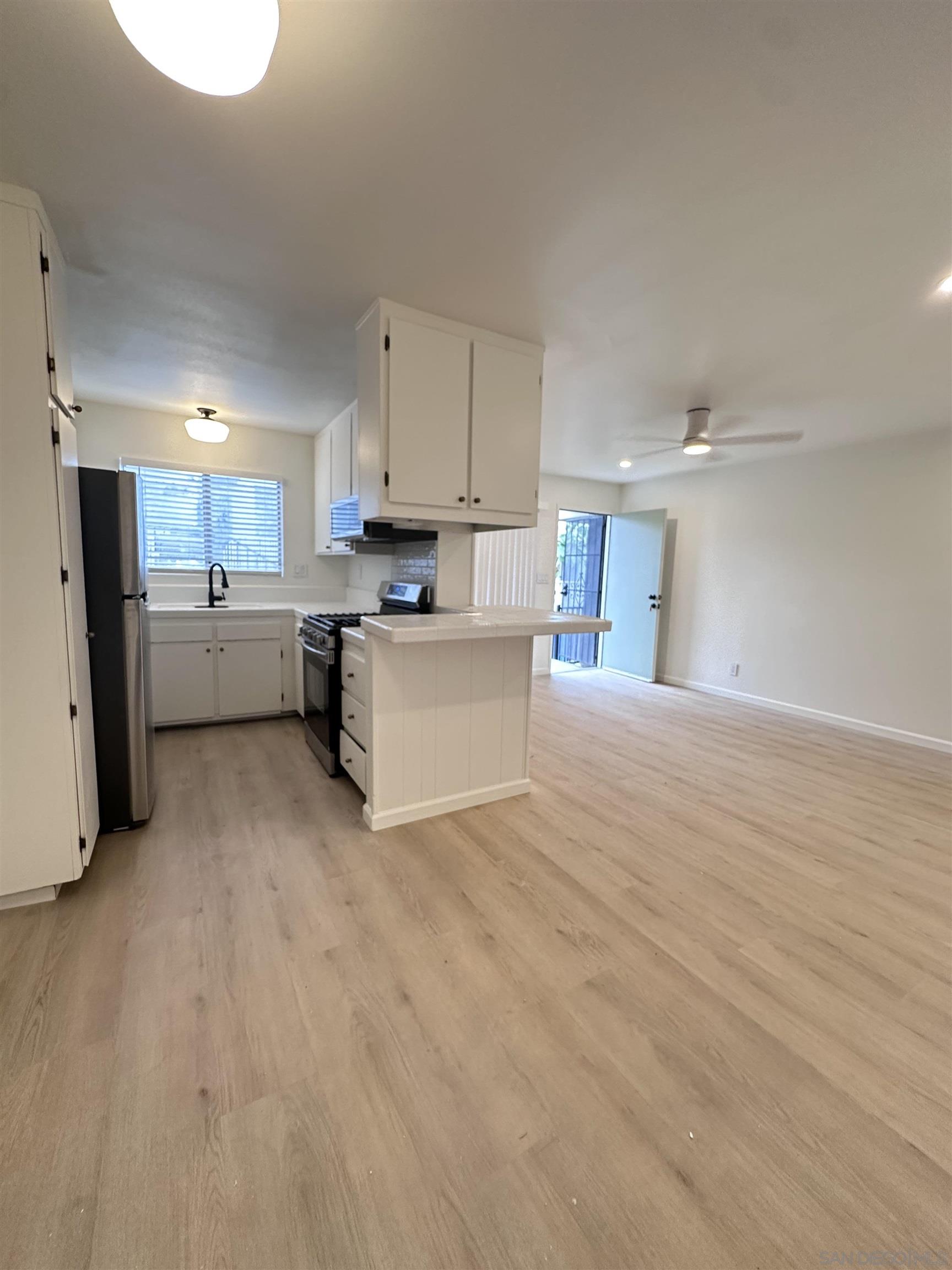 Detail Gallery Image 4 of 14 For 930 B  Avenue  22, National City,  CA 91950 - 1 Beds | 1 Baths