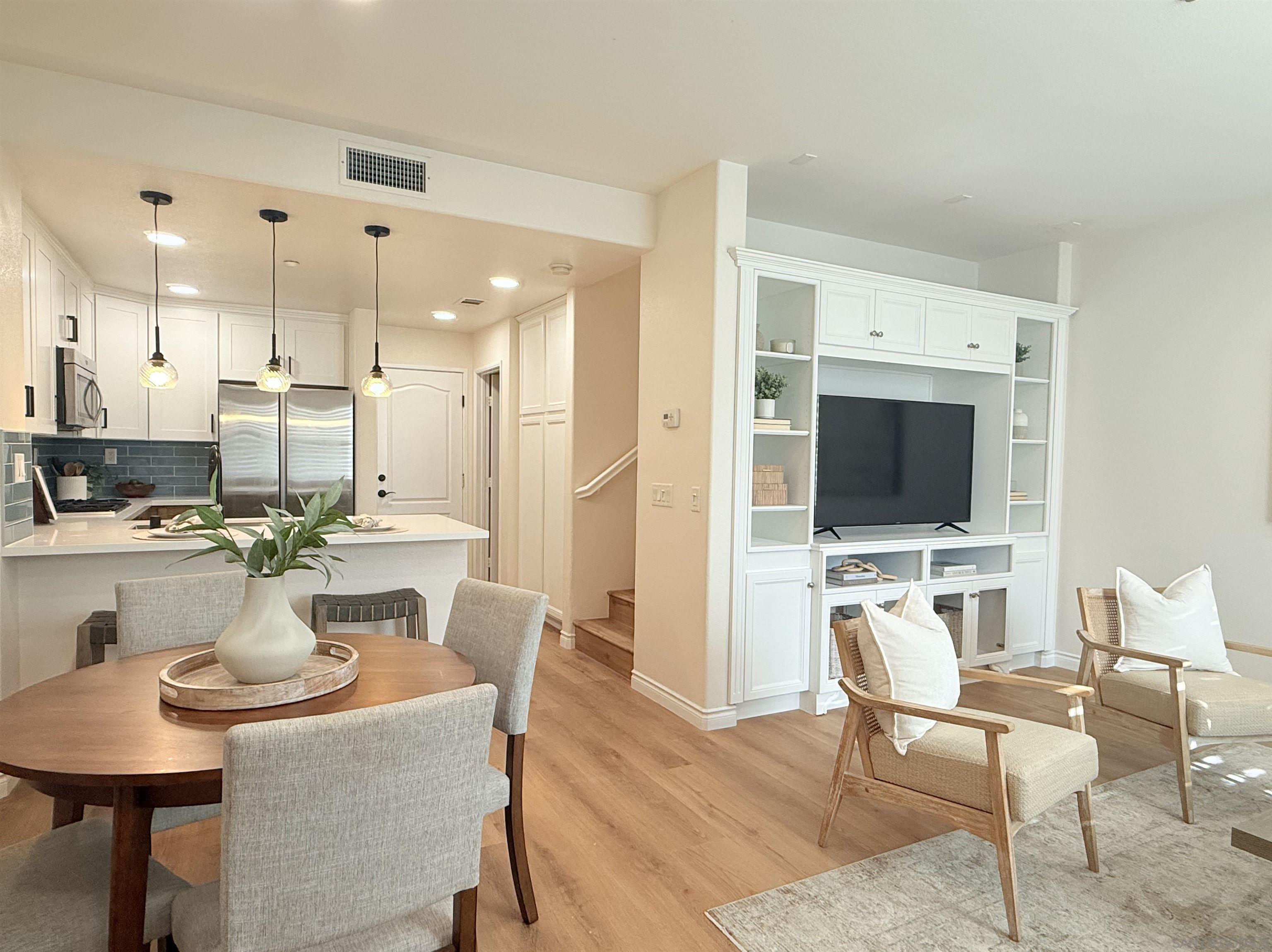 Detail Gallery Image 2 of 30 For 17070  Calle Trevino  #5,  San Diego,  CA 92127 - 3 Beds | 2/1 Baths