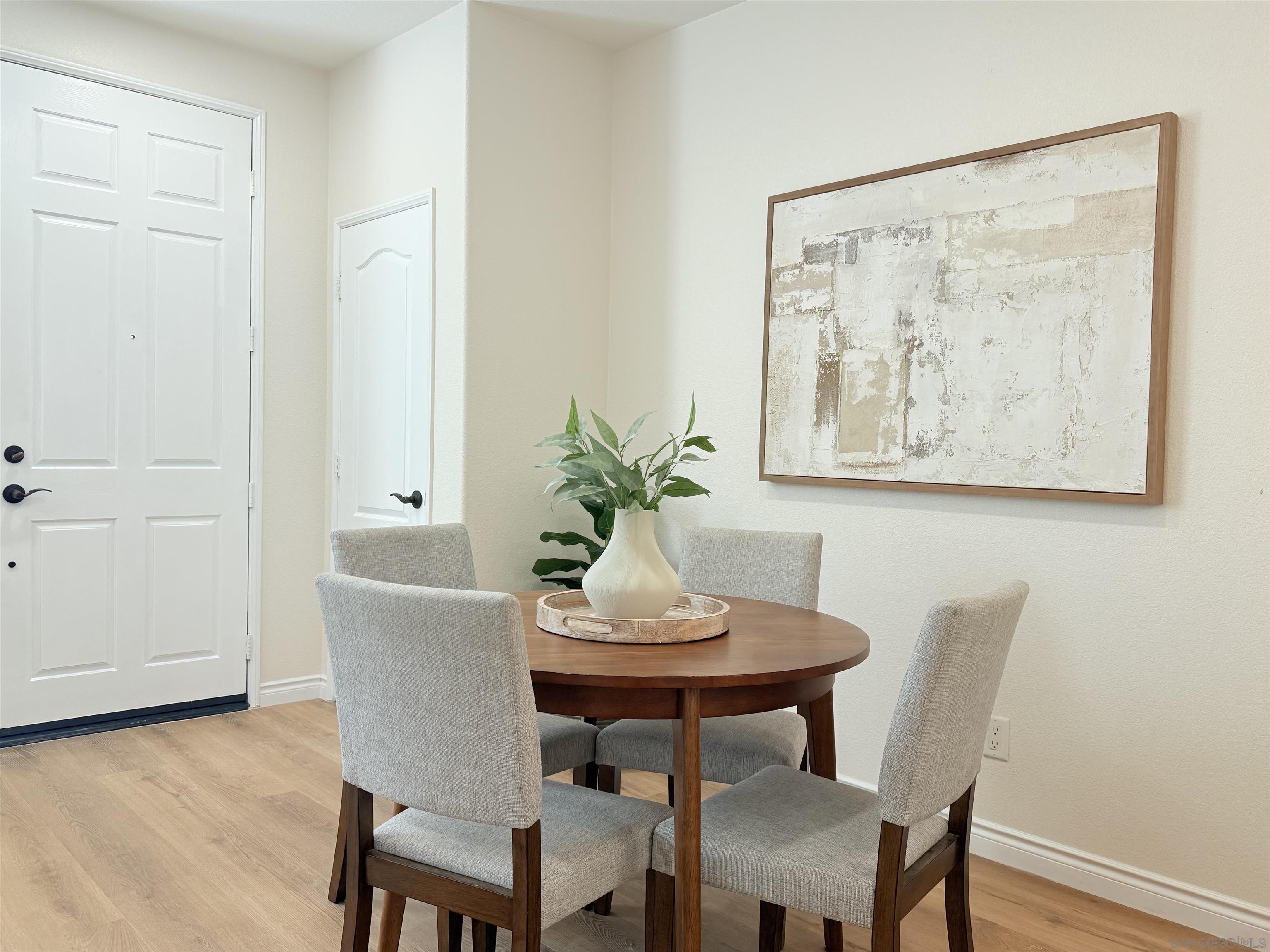 Detail Gallery Image 11 of 30 For 17070  Calle Trevino  #5,  San Diego,  CA 92127 - 3 Beds | 2/1 Baths