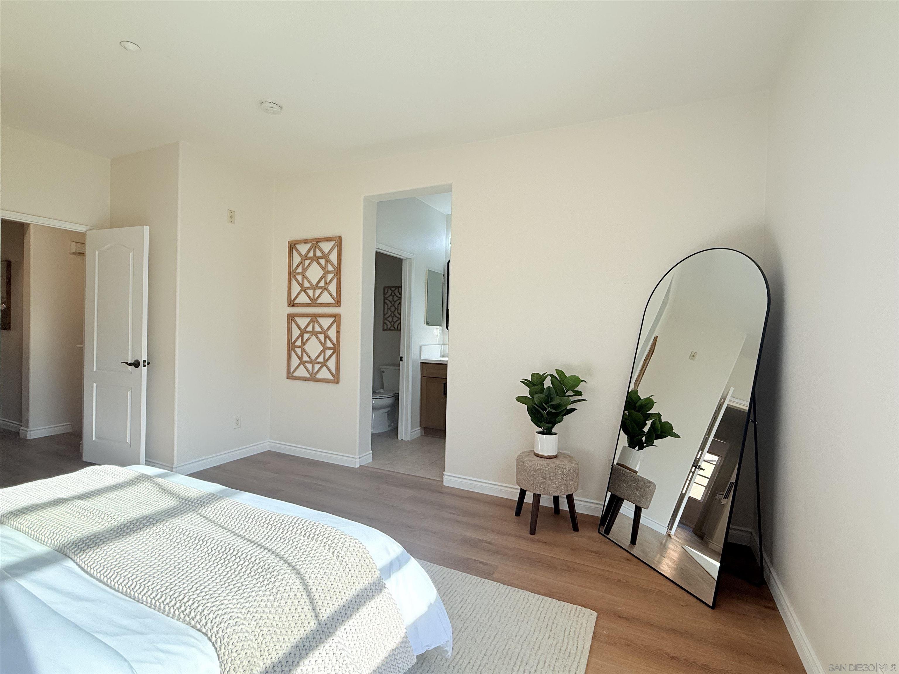 Detail Gallery Image 14 of 30 For 17070  Calle Trevino  #5,  San Diego,  CA 92127 - 3 Beds | 2/1 Baths