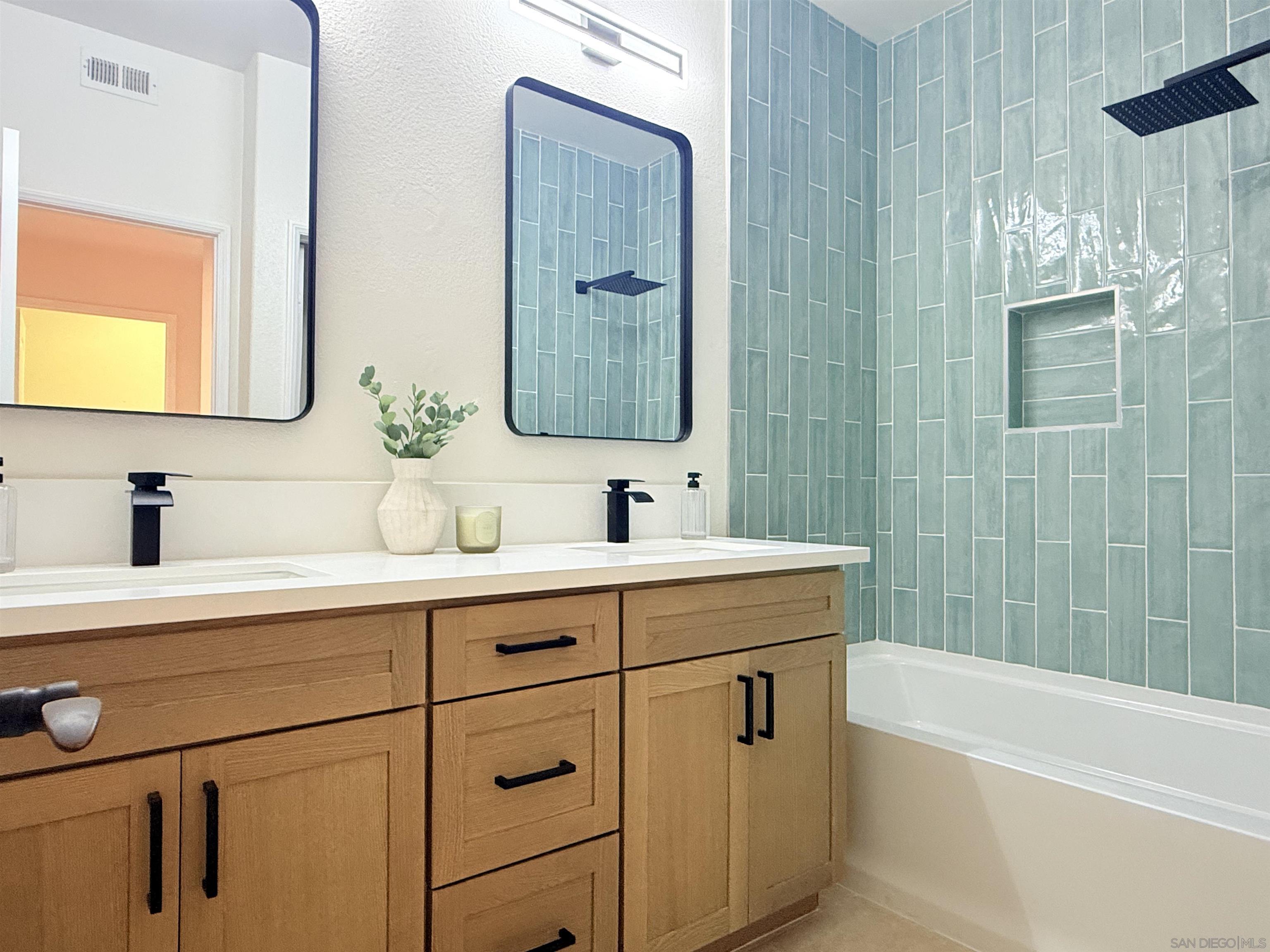 Detail Gallery Image 19 of 30 For 17070  Calle Trevino  #5,  San Diego,  CA 92127 - 3 Beds | 2/1 Baths